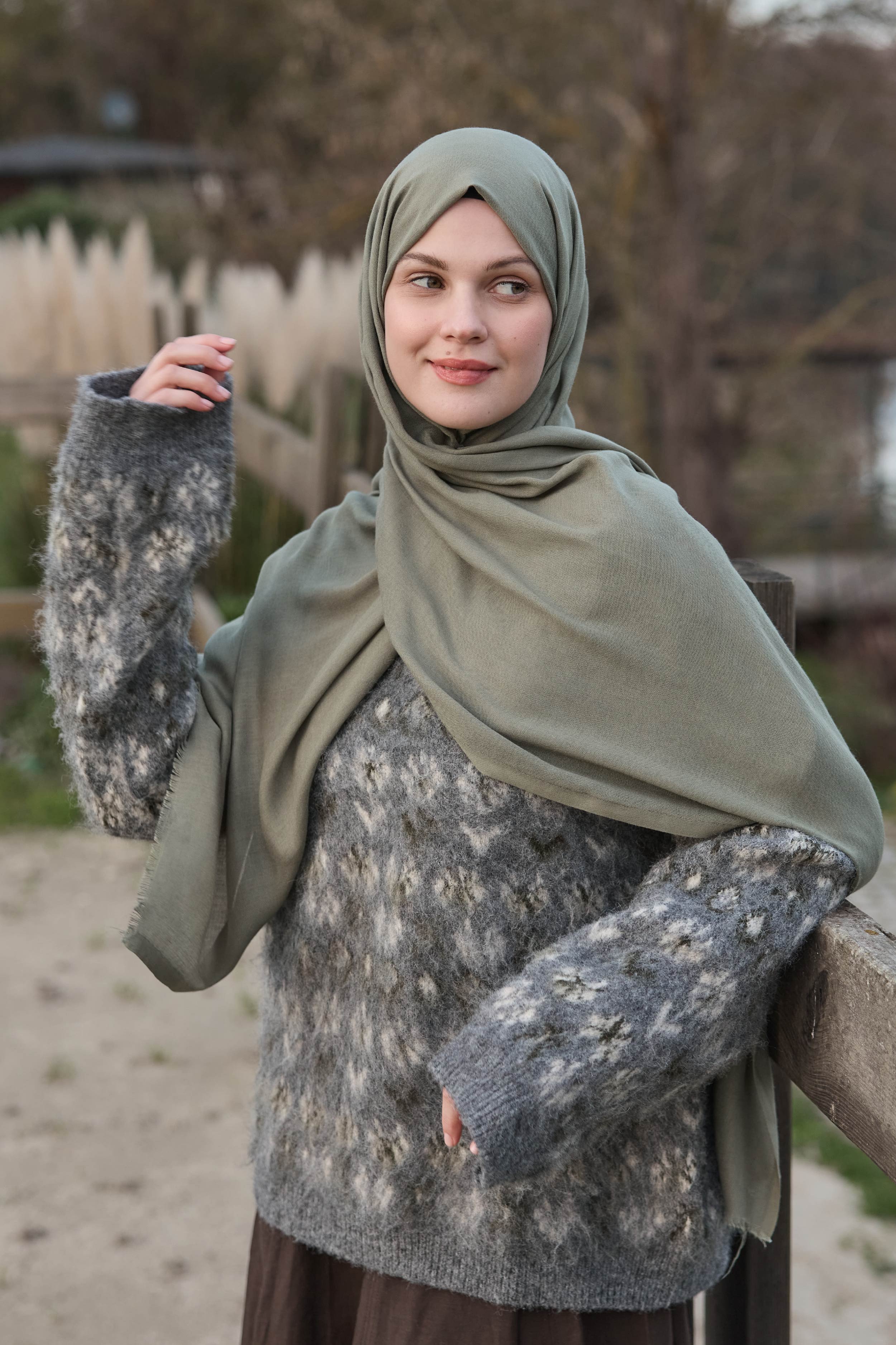 Liora Viskon Şal - Çağla