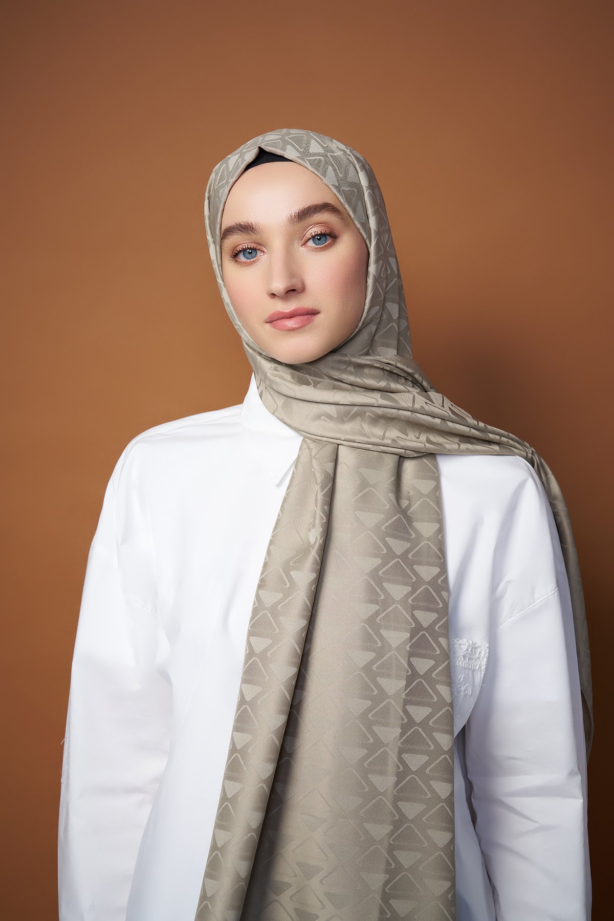 Silky Jacquard Series Shadow Pattern Shawl - Antique Beige