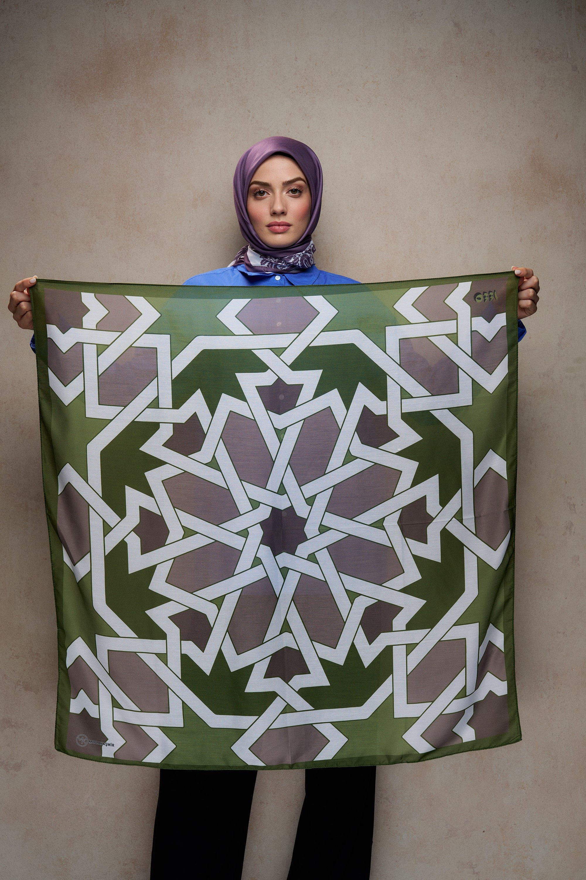 12 Sleeve Star Cotton Scarf