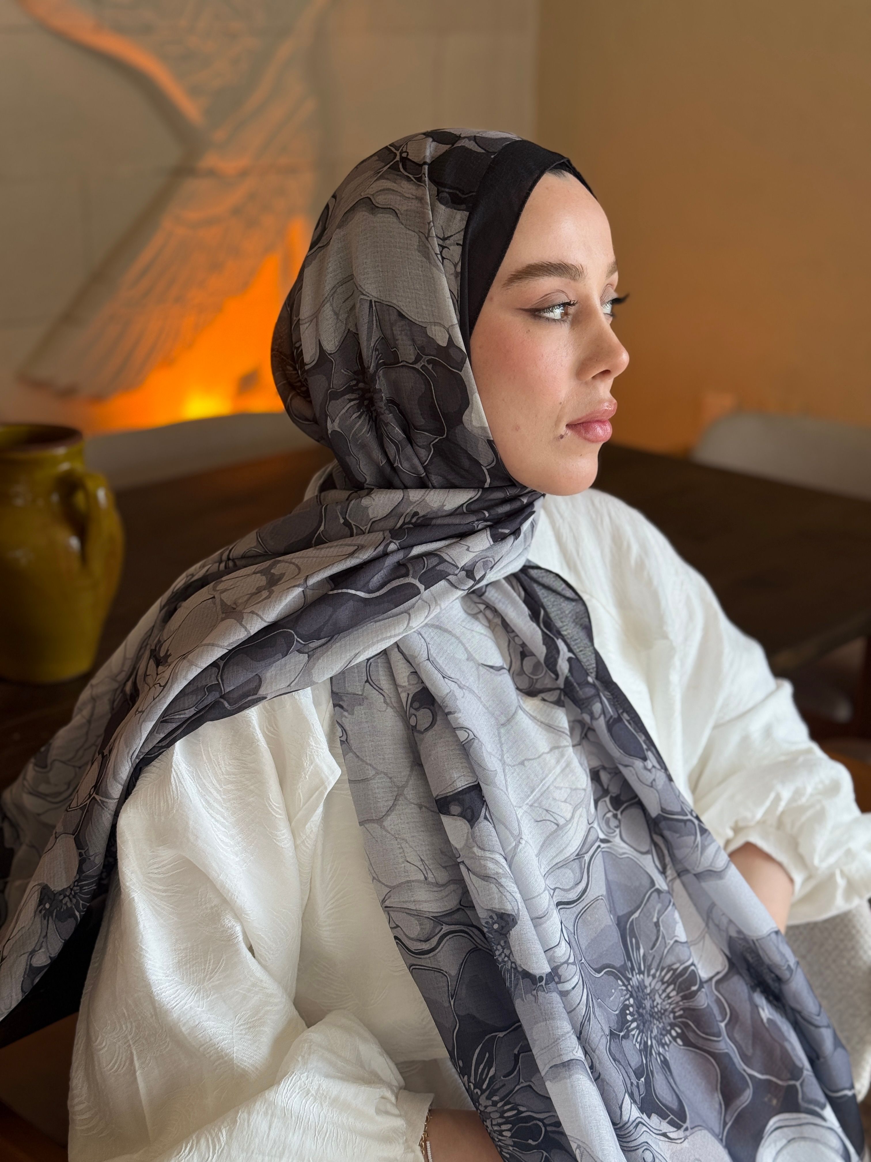 Alice Pattern Lina Shawl - Black