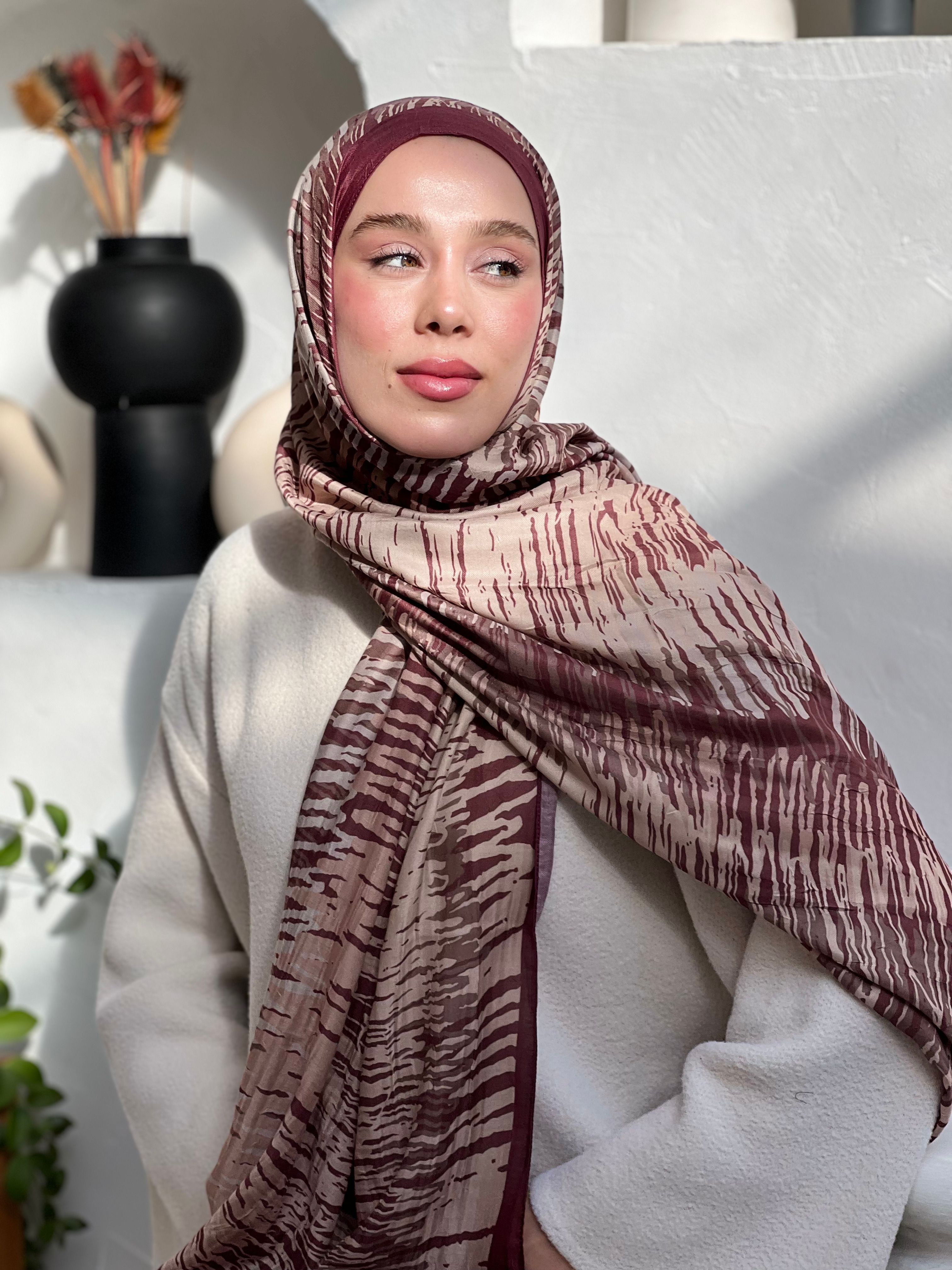 Linye Pattern Bamboo Shawl - Cherry