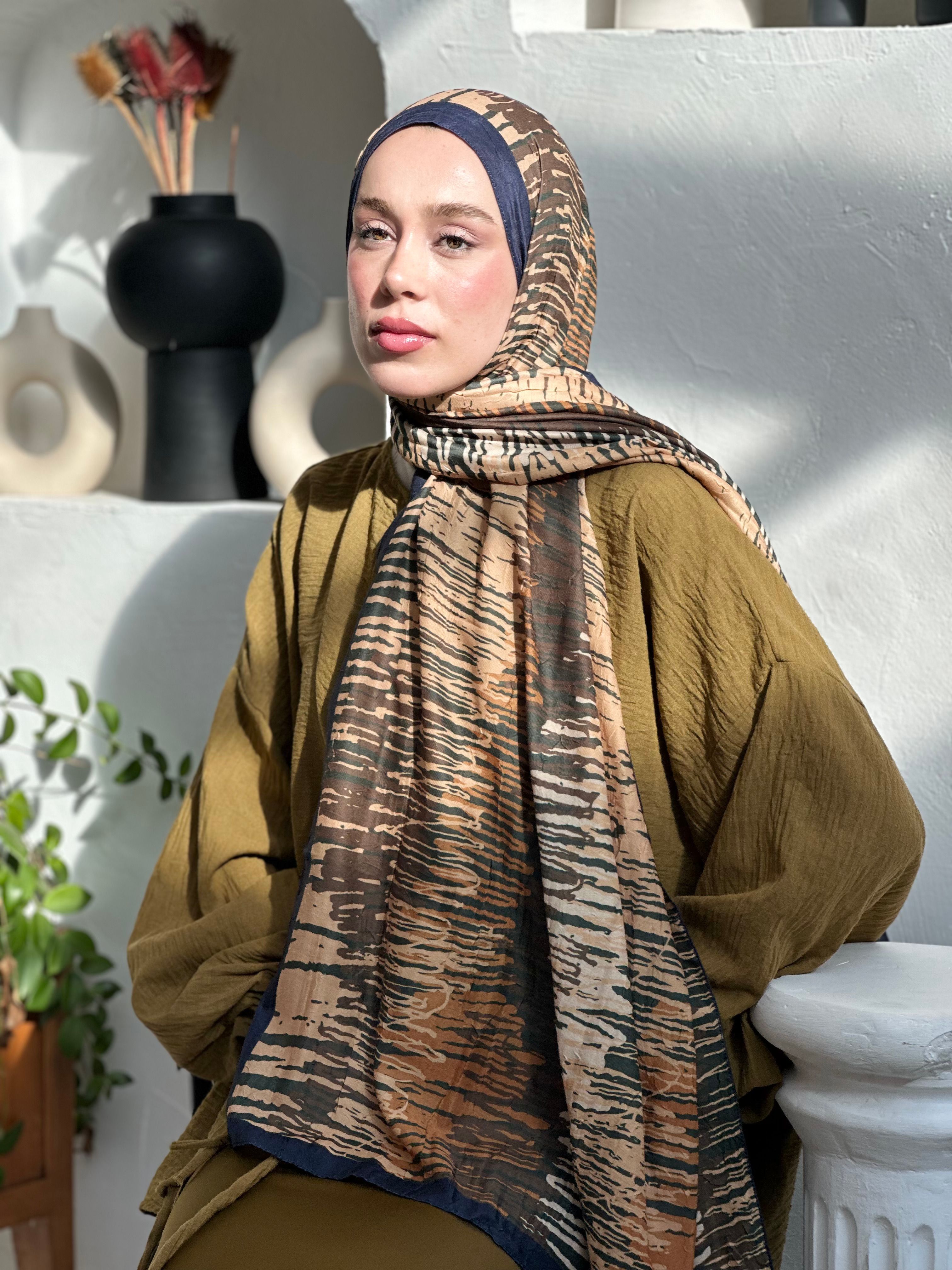 Linye Pattern Bamboo Shawl - Navy Blue-Caramel