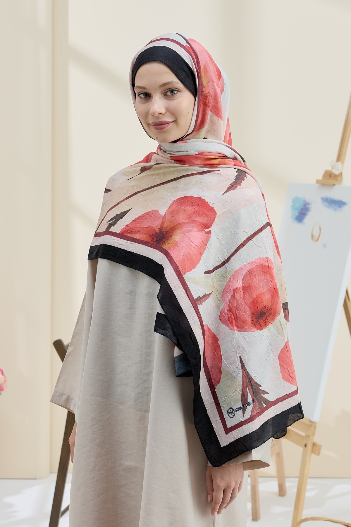 Poppy Pattern Bamboo Shawl - Black-Beige