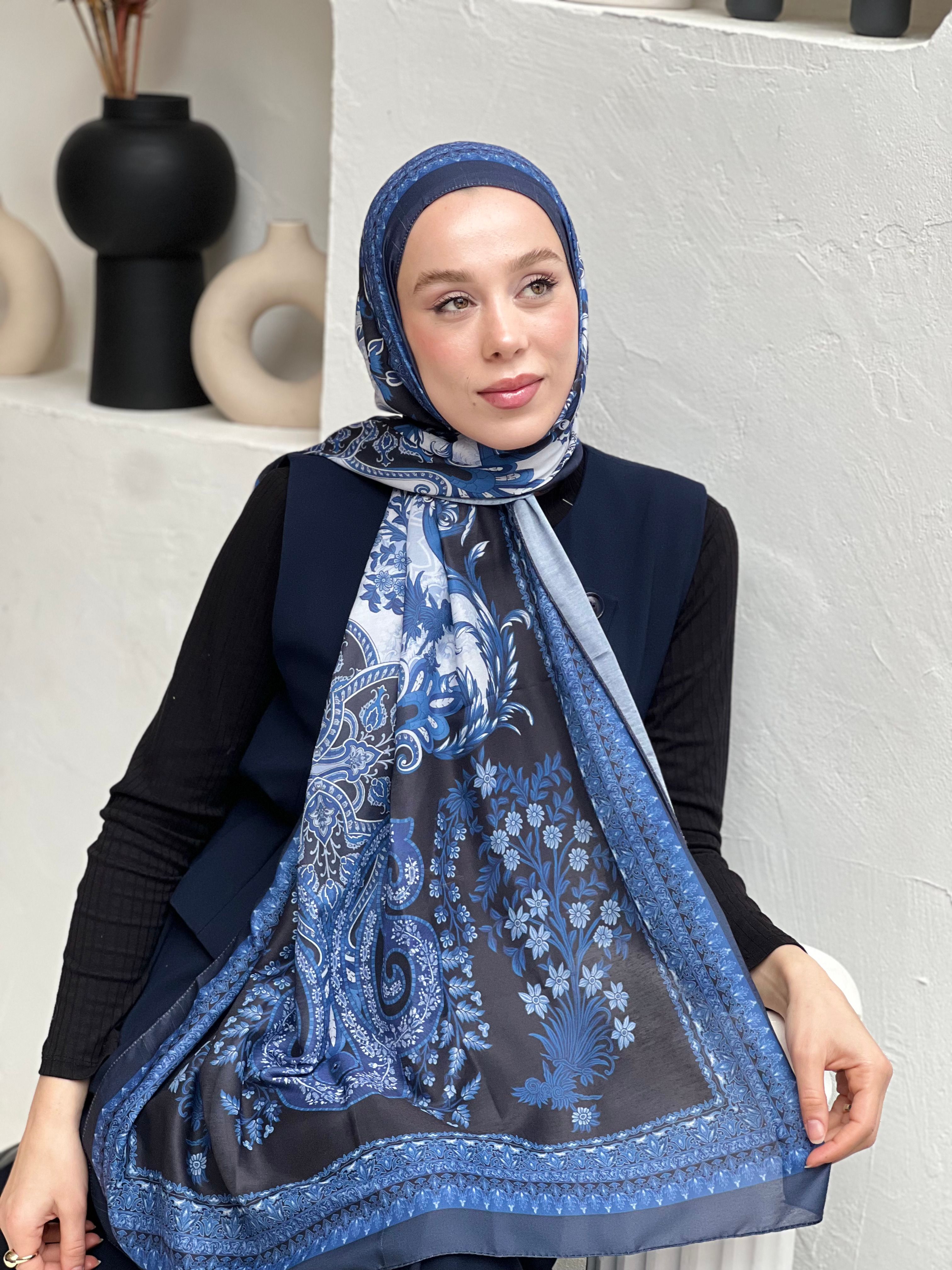 Miniature Flower Pattern Cotton Shawl - Navy Blue