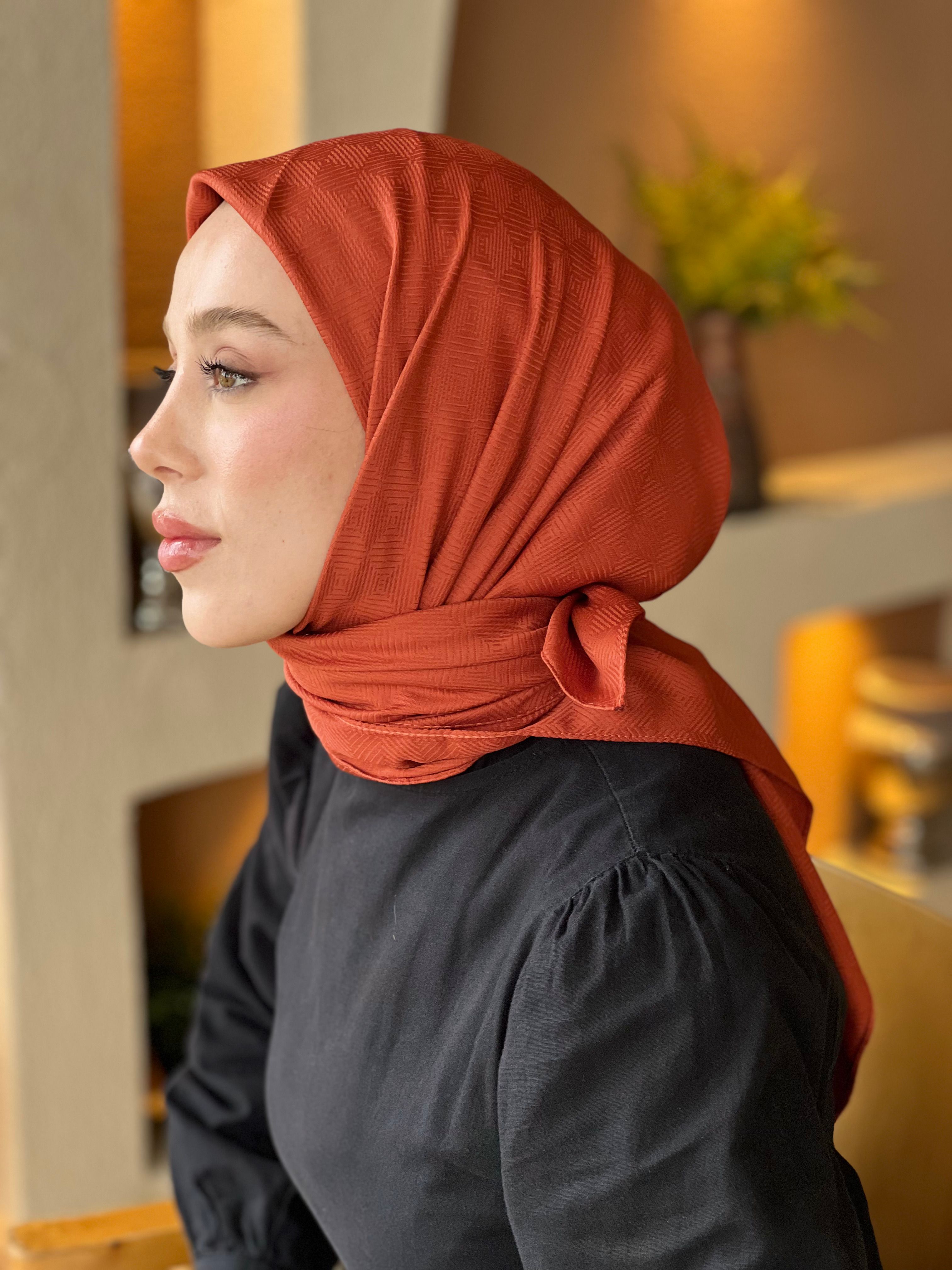 İpeksi Jakar Serisi Dama Çizgi Desen Eşarp