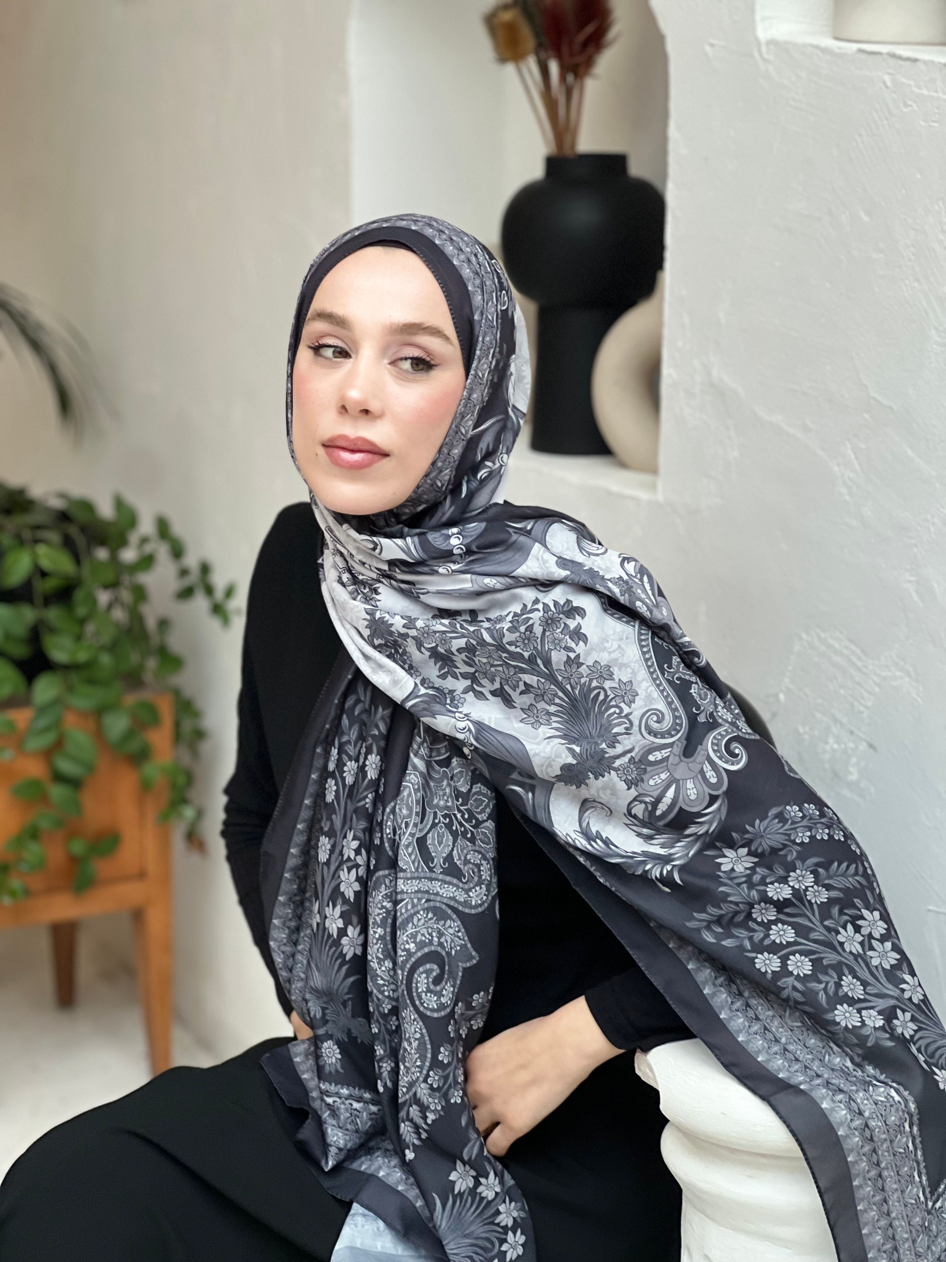 Miniature Flower Pattern Cotton Shawl - Black-Grey