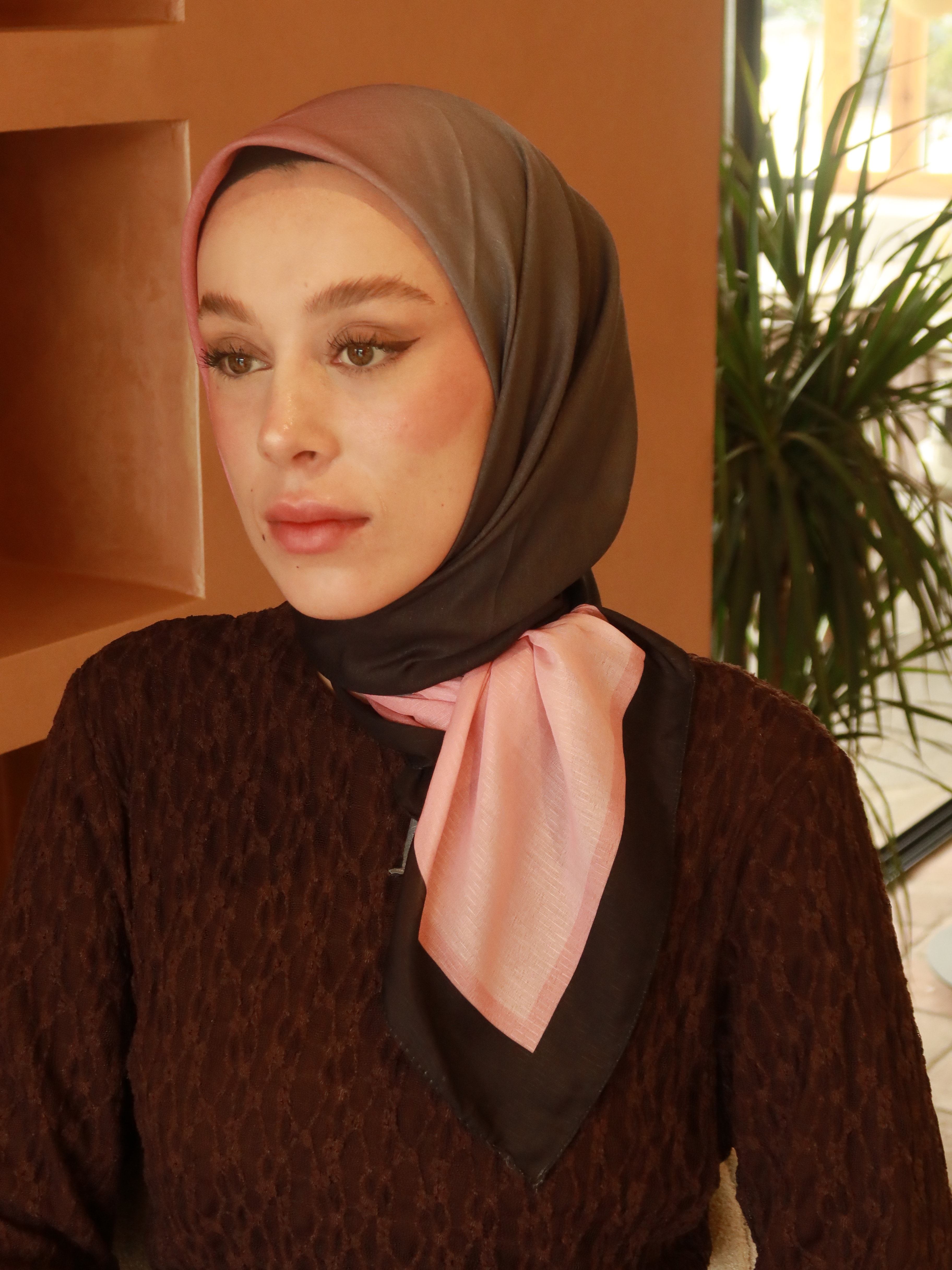 Thalya Desen Lina Eşarp