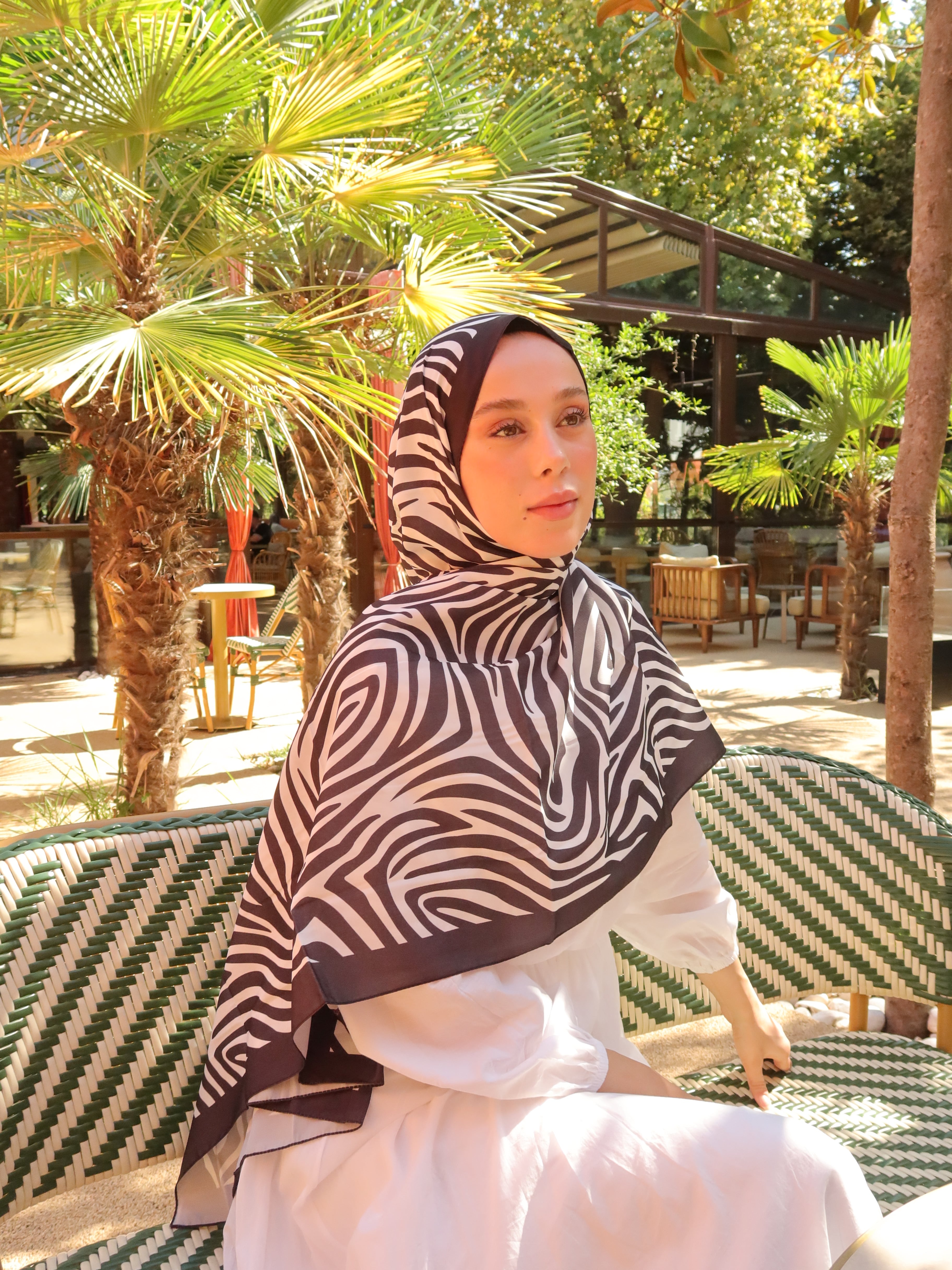 Black And White Medine İpeği Şal  - Lunebra Desen