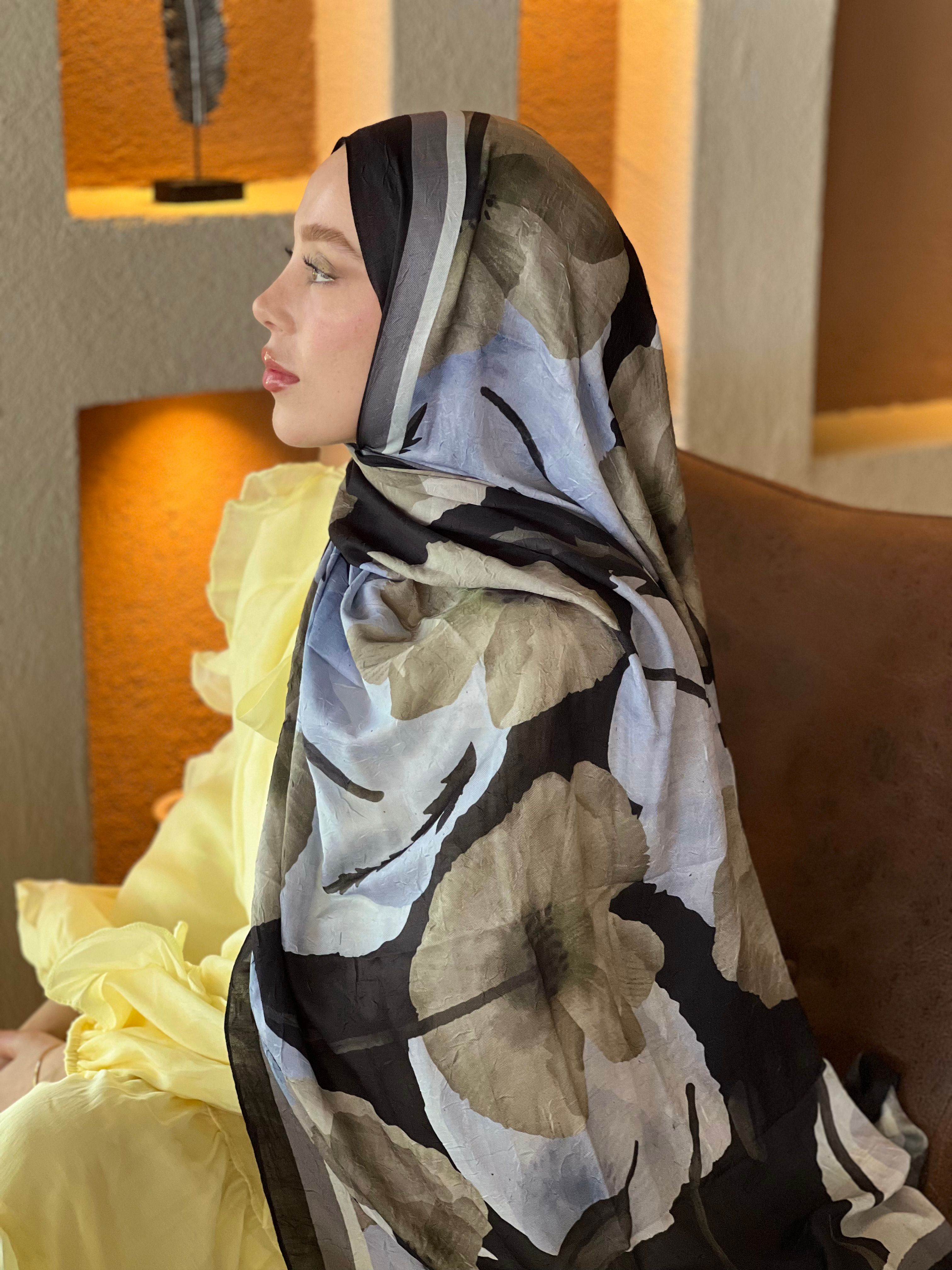 Poppy Pattern Bamboo Shawl - Black
