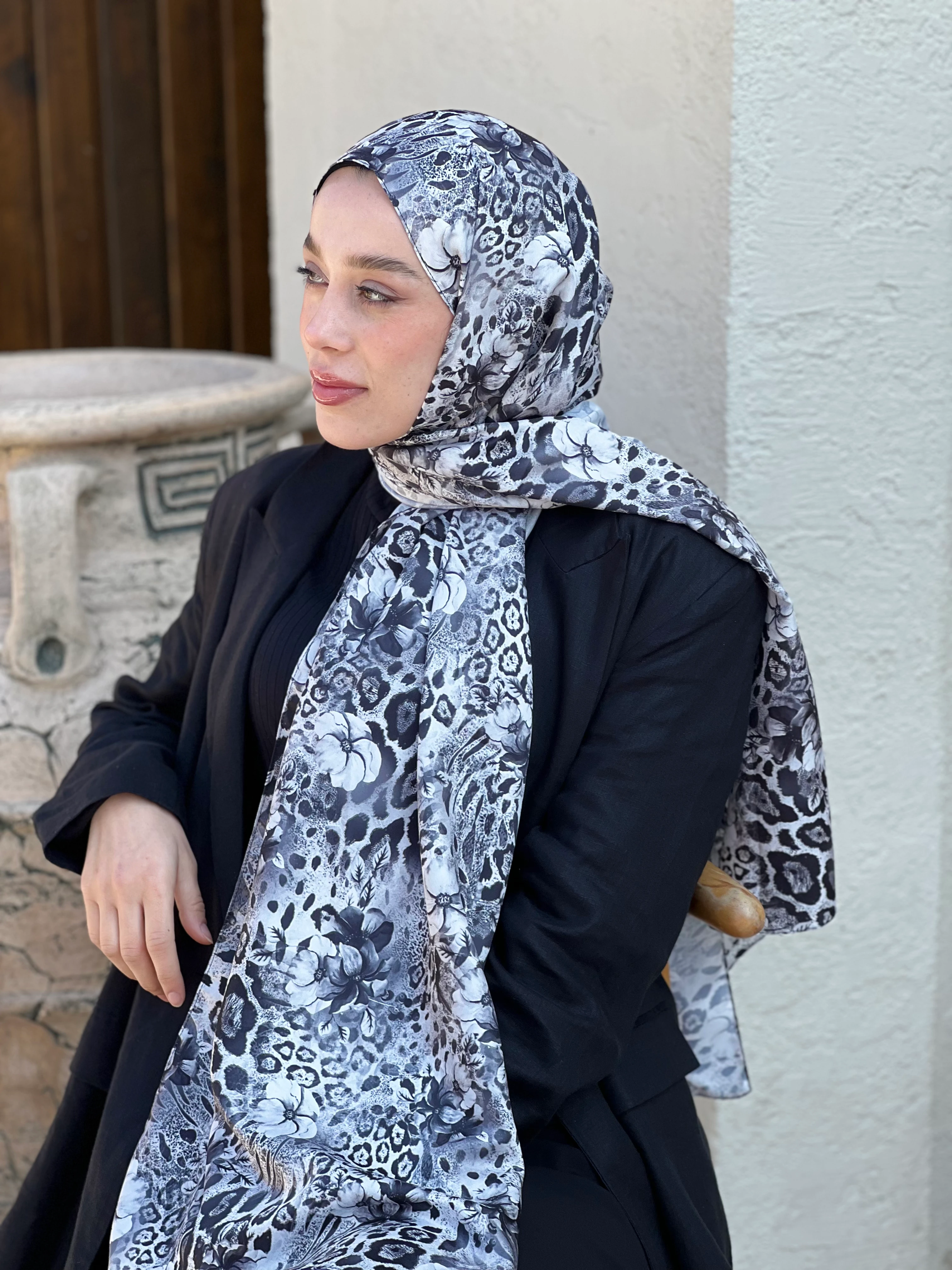 Flor Pattern Twill Shawl