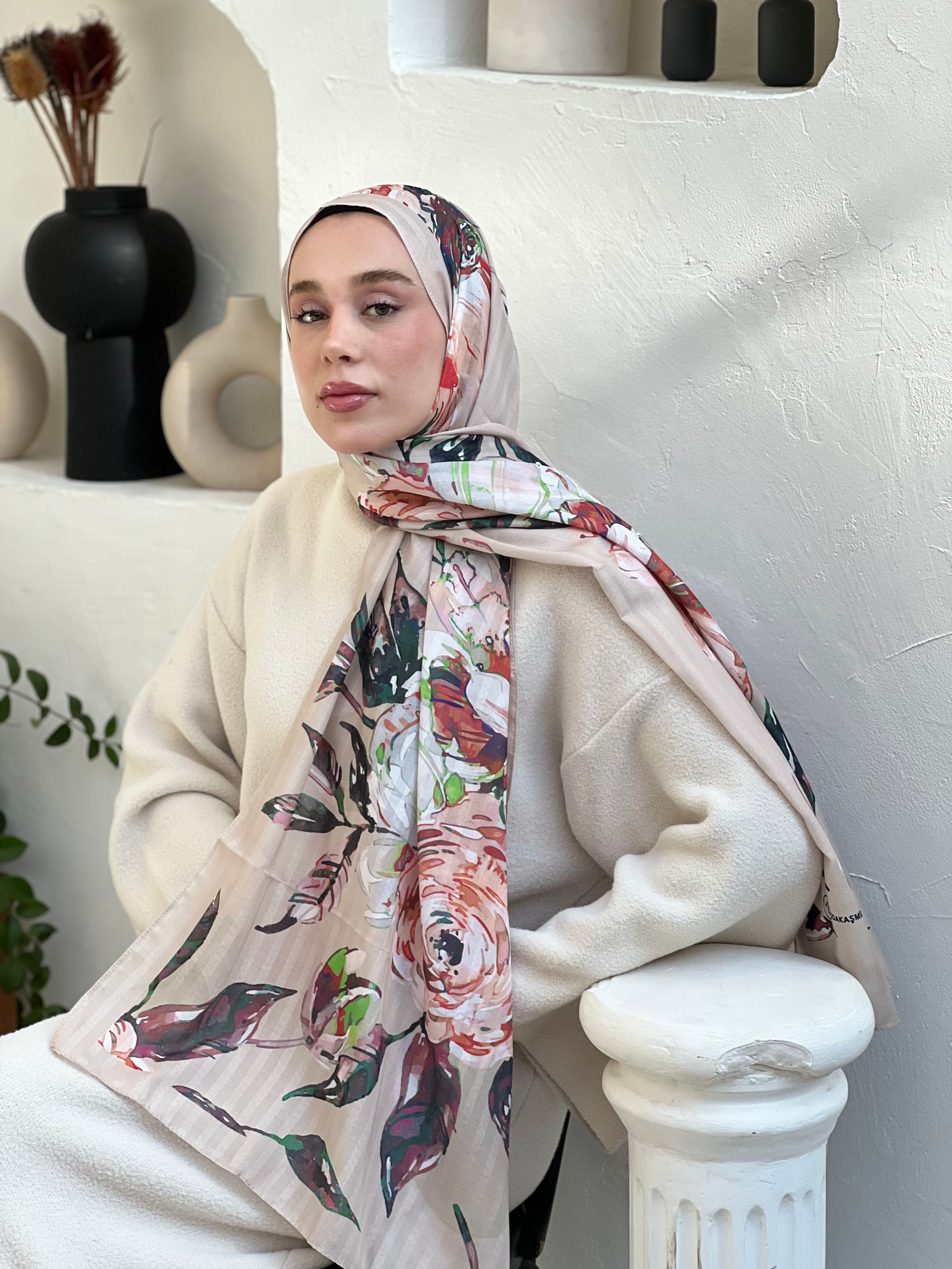 Azalea Pattern Striped Shawl - Beige