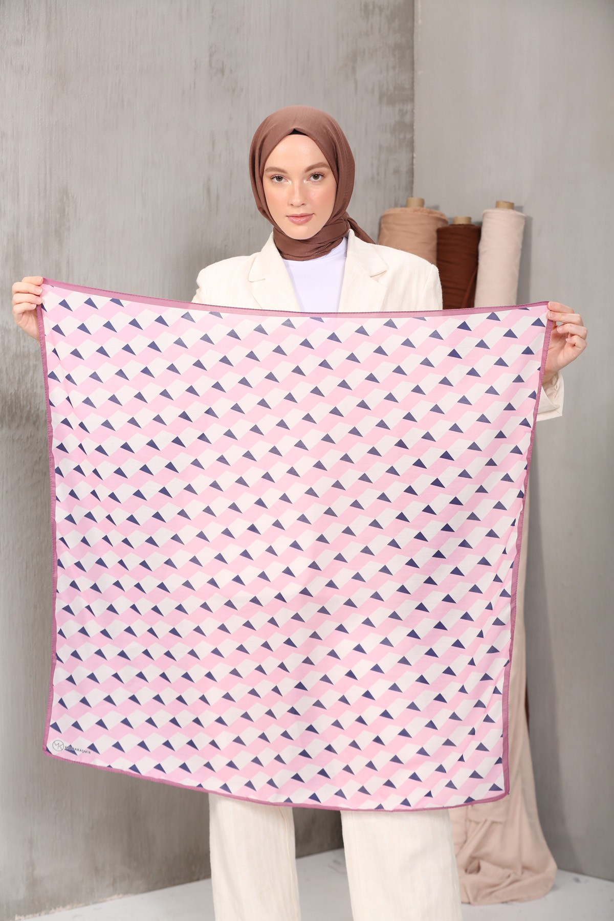 Trapezoidal Pattern Cotton Scarf