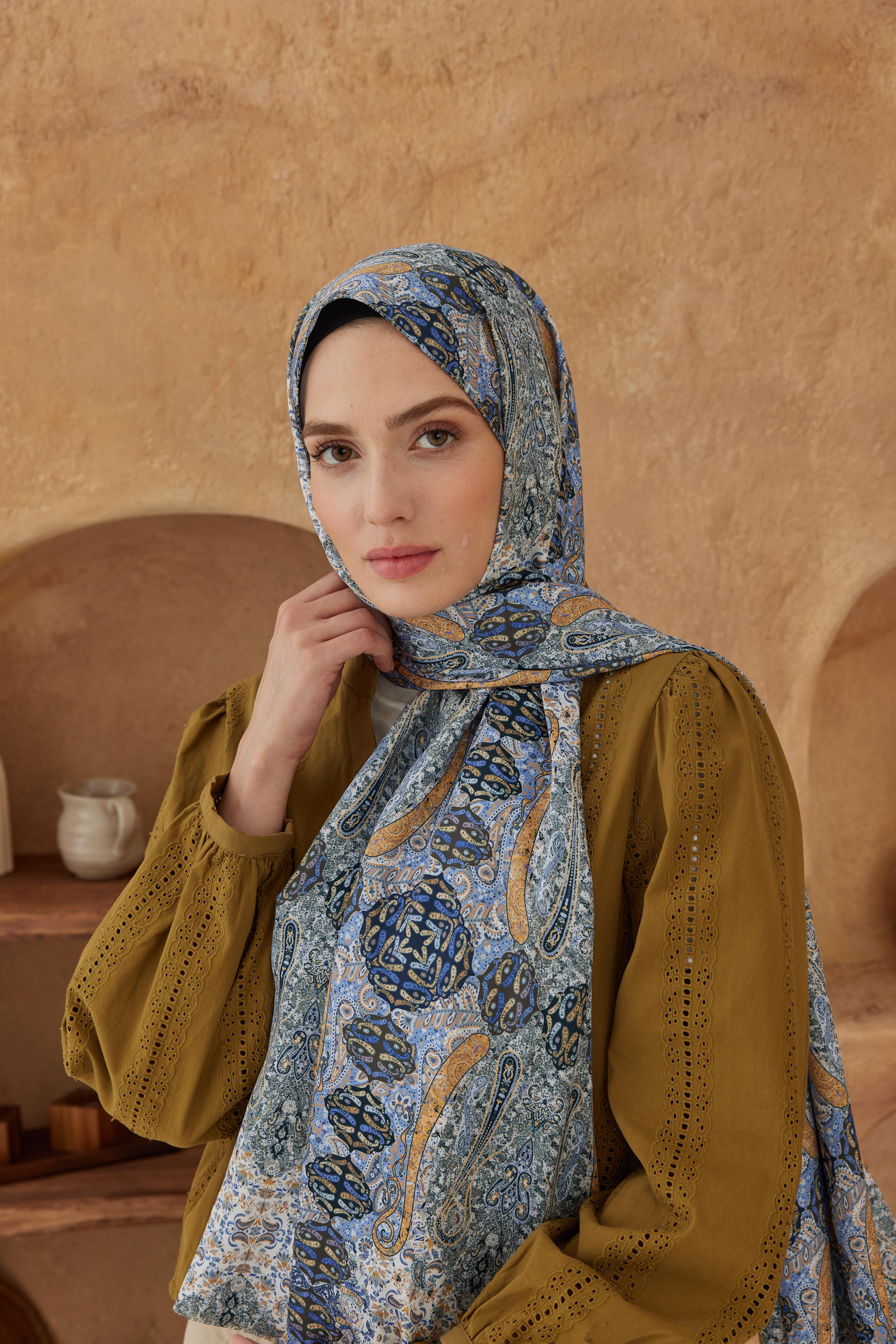 Silky Shawl Ethnic Pattern