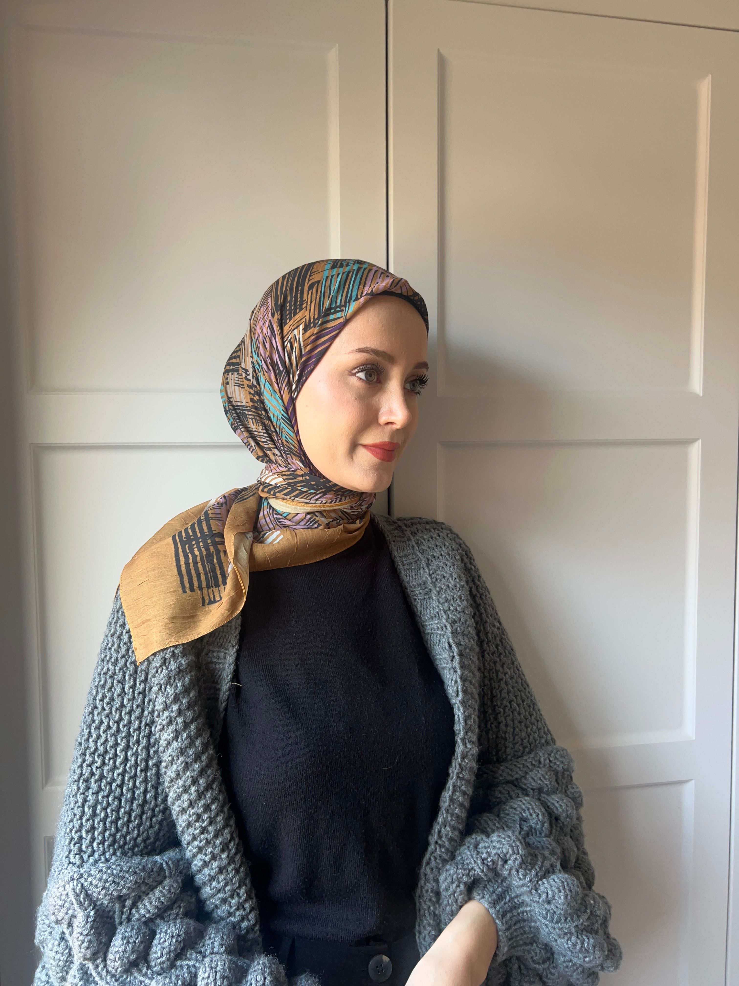 Line Art Pattern Bamboo Scarf - Dark Bronze