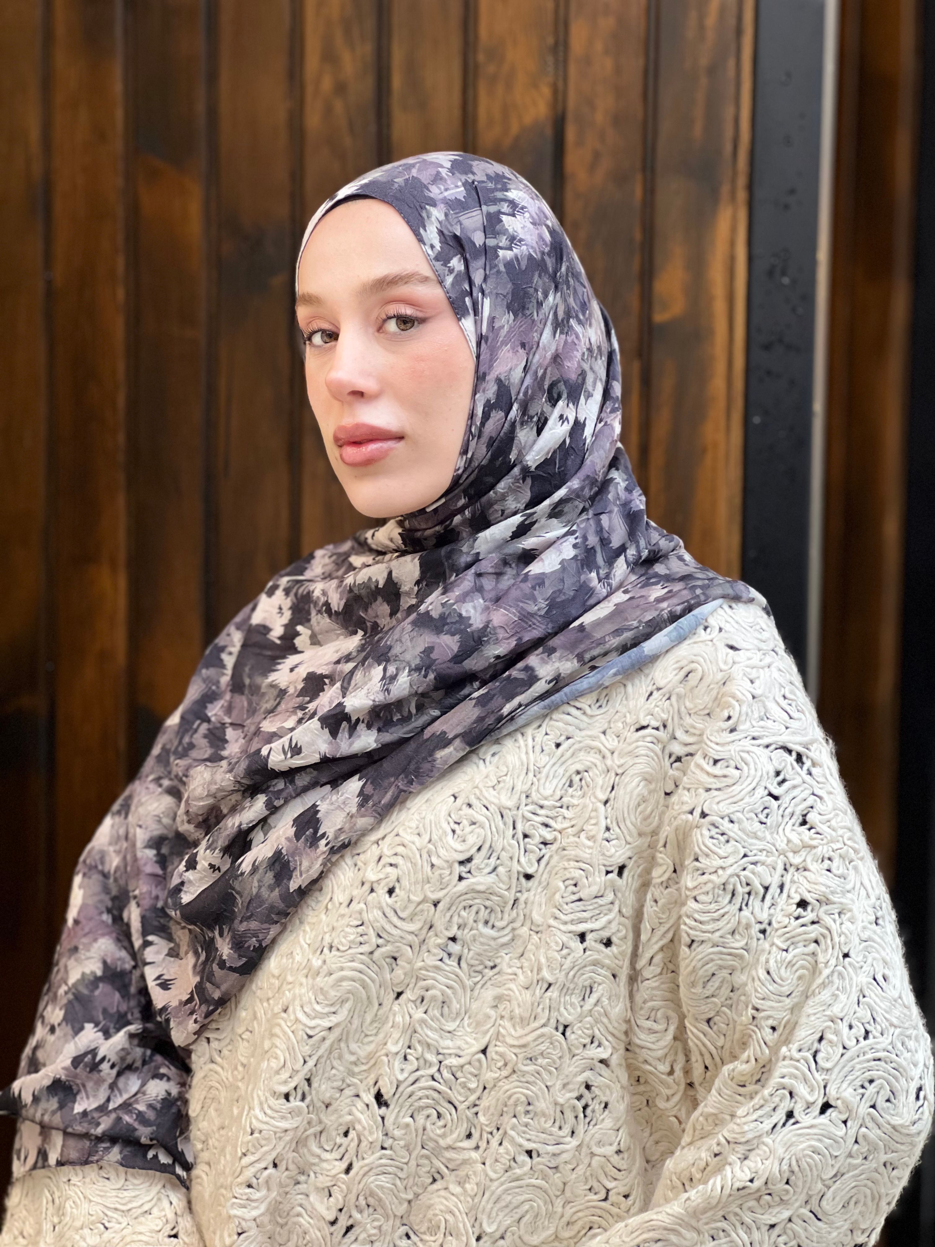 Autumn Pattern Bamboo Shawl - Antique Beige-Black