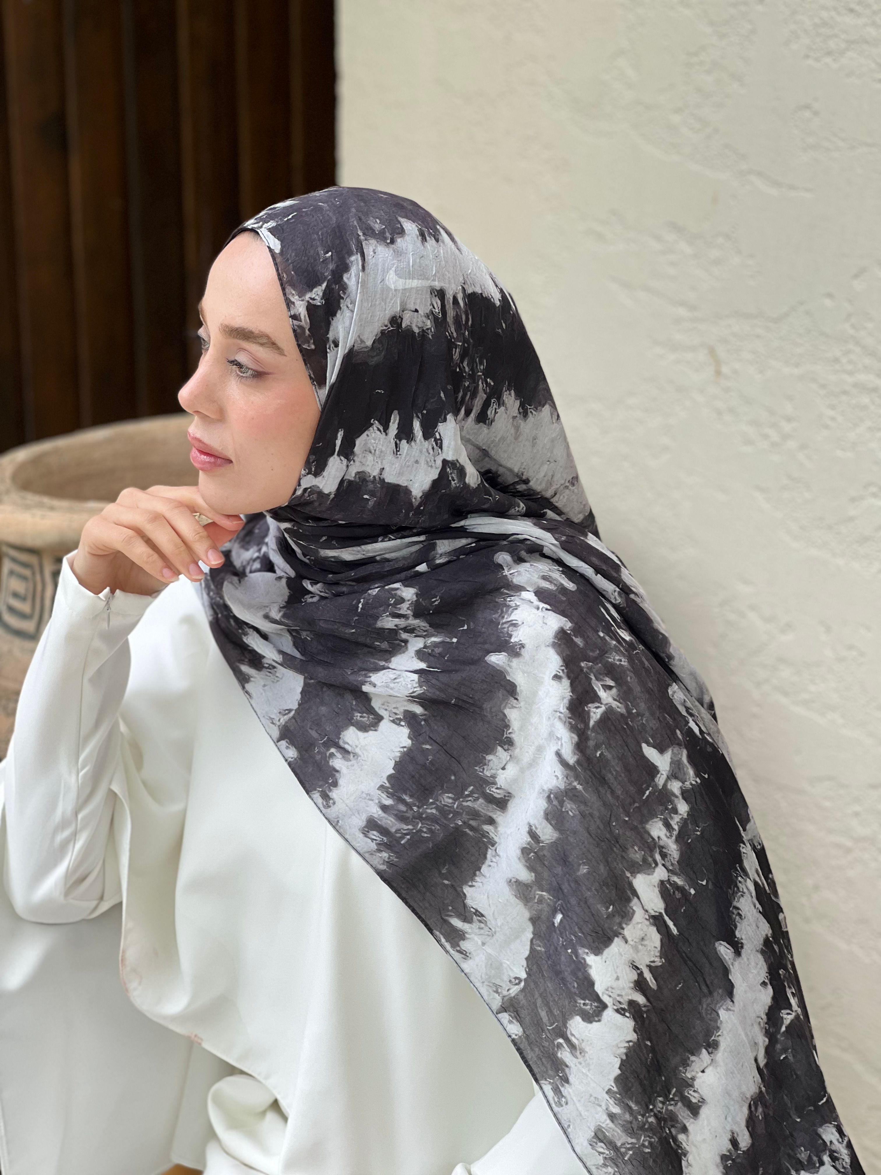 Spring Rhythm Pattern Bamboo Shawl - Black