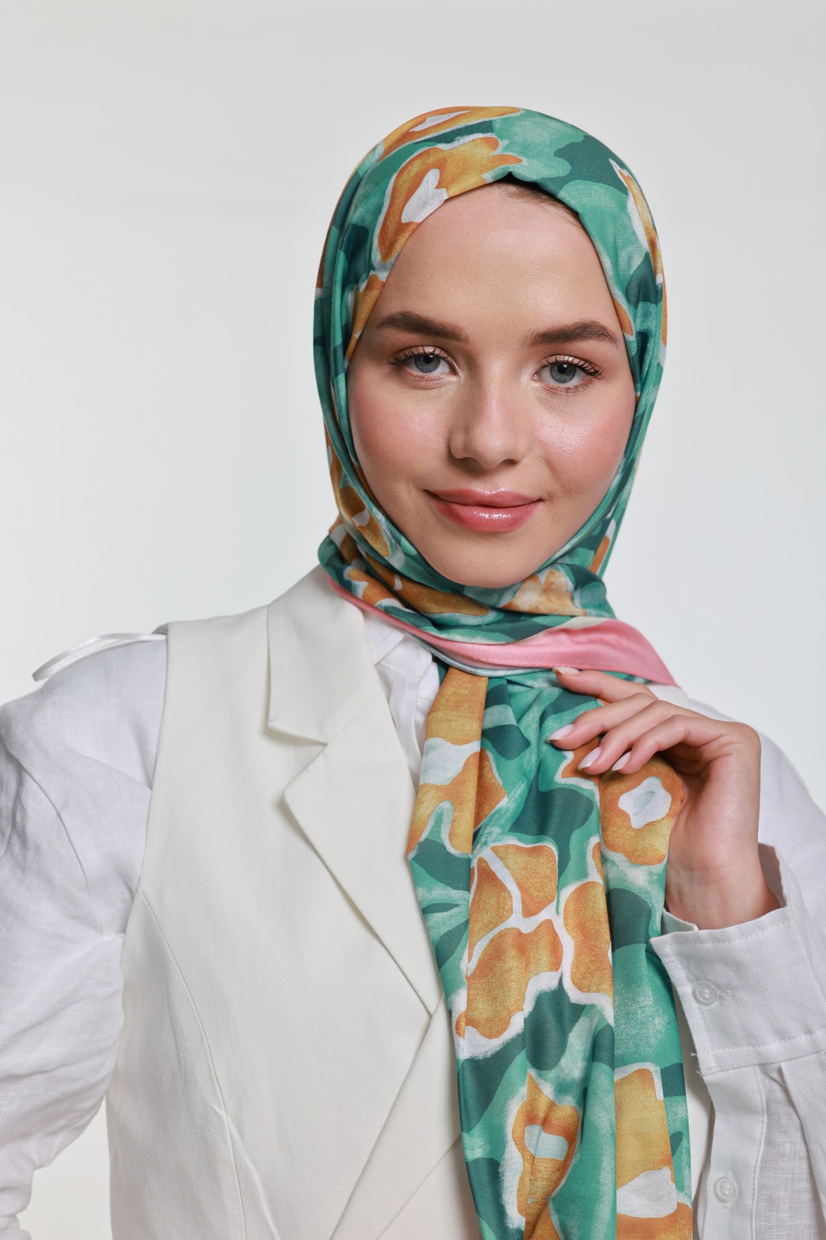 Floral Utopia Cotton Shawl - Pink