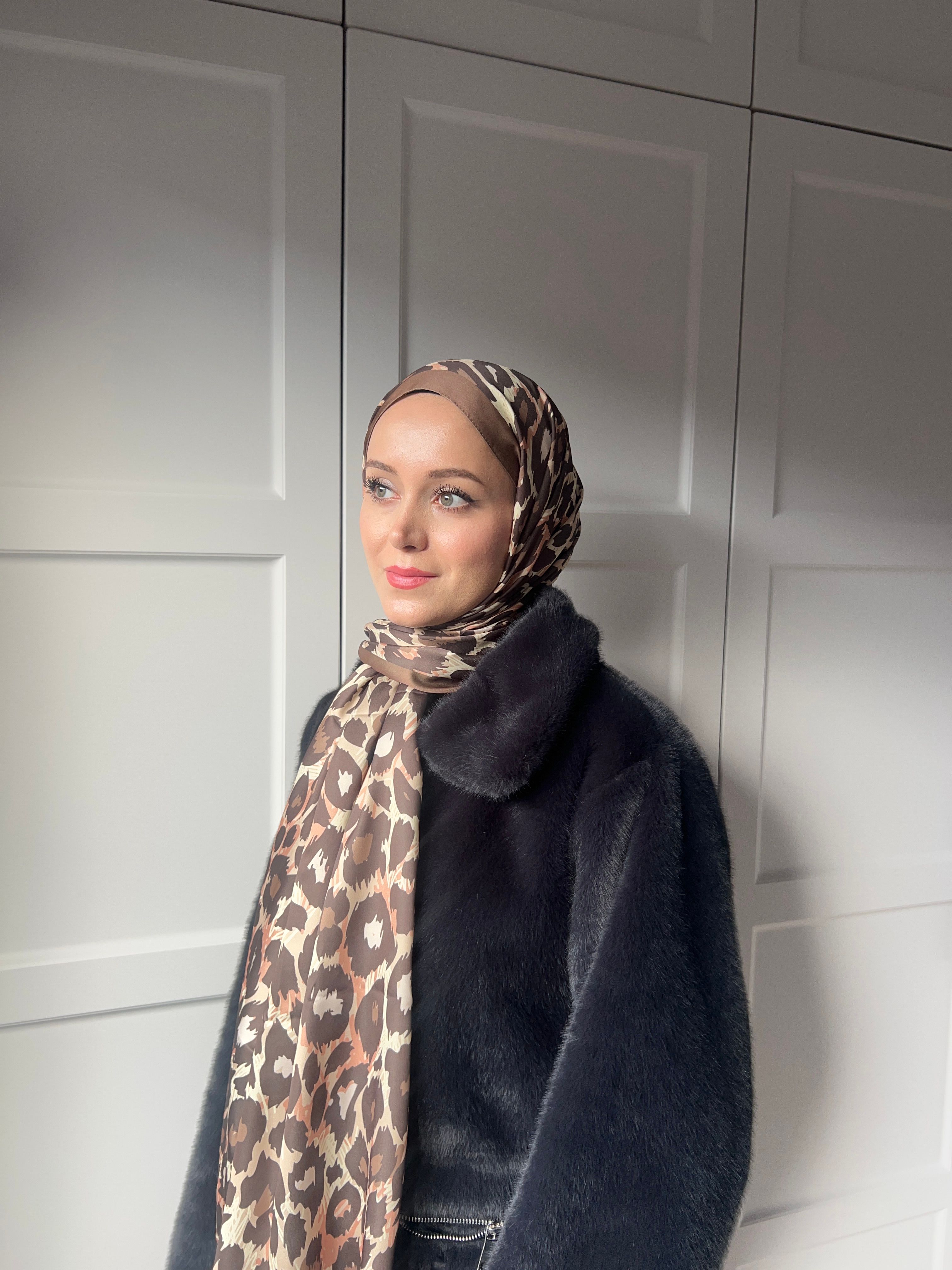 Silky Shawl Leopard Pattern - Sand Beige-Mold