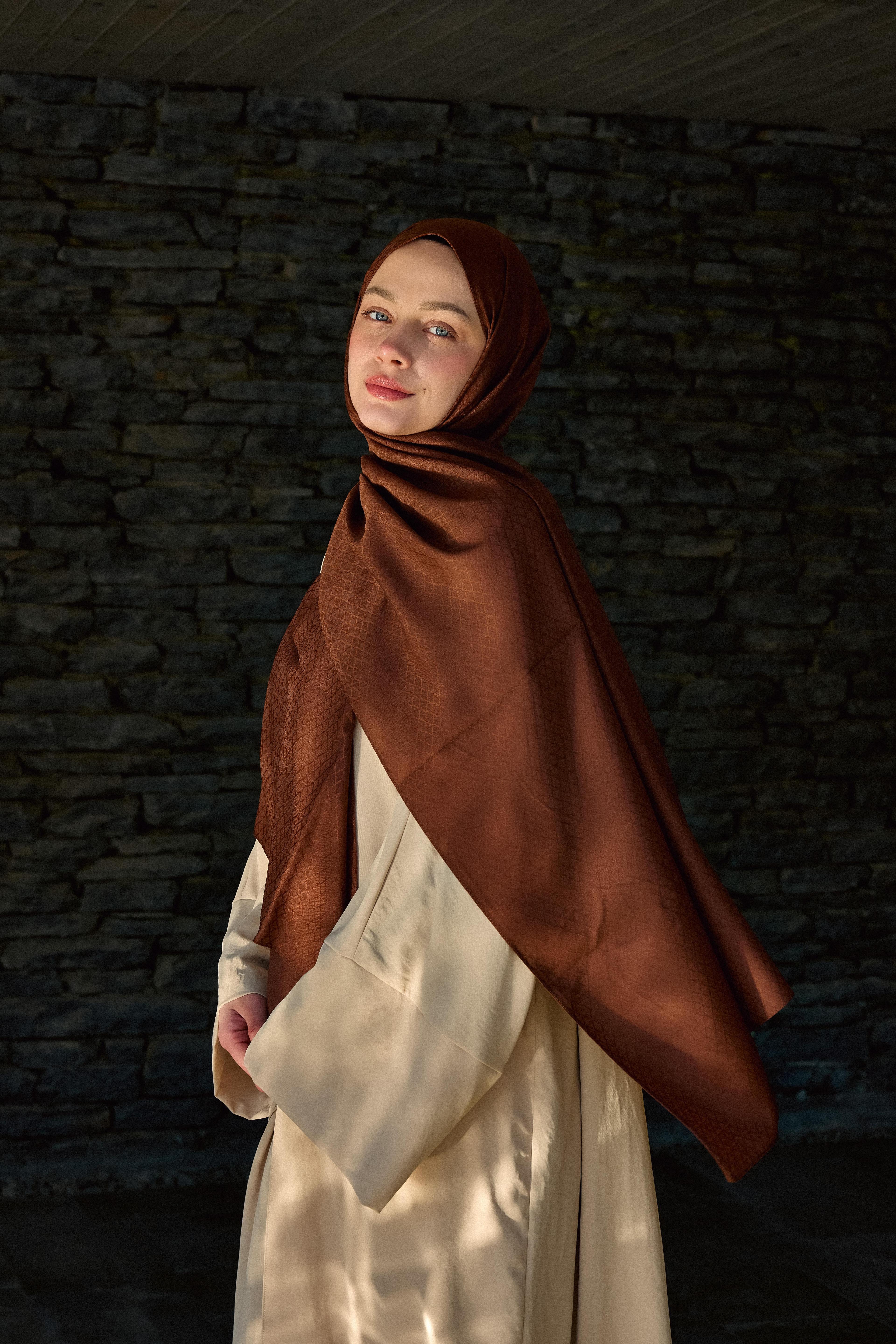 Soft Jacquard Series Pearl Rhythm Pattern Shawl - Brown