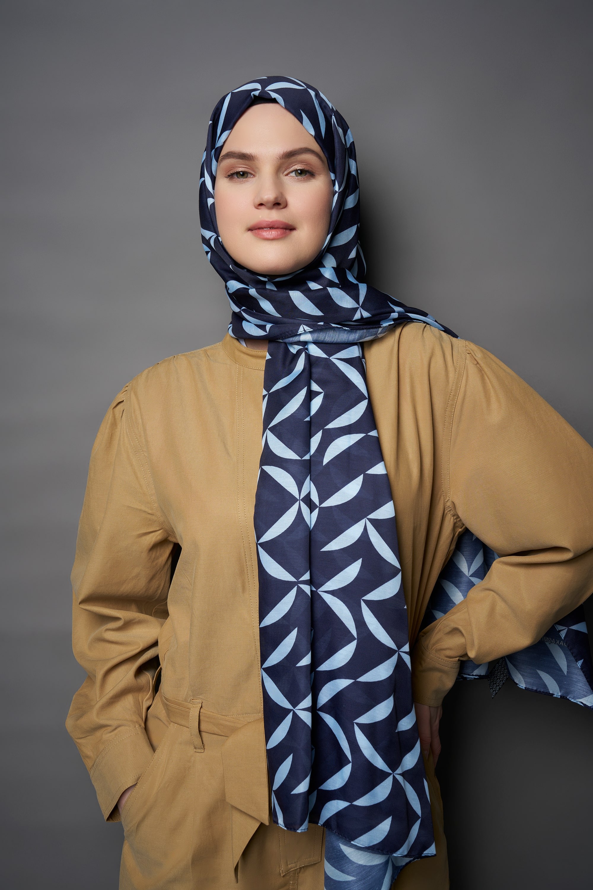 Propeller Cotton Shawl - Navy blue