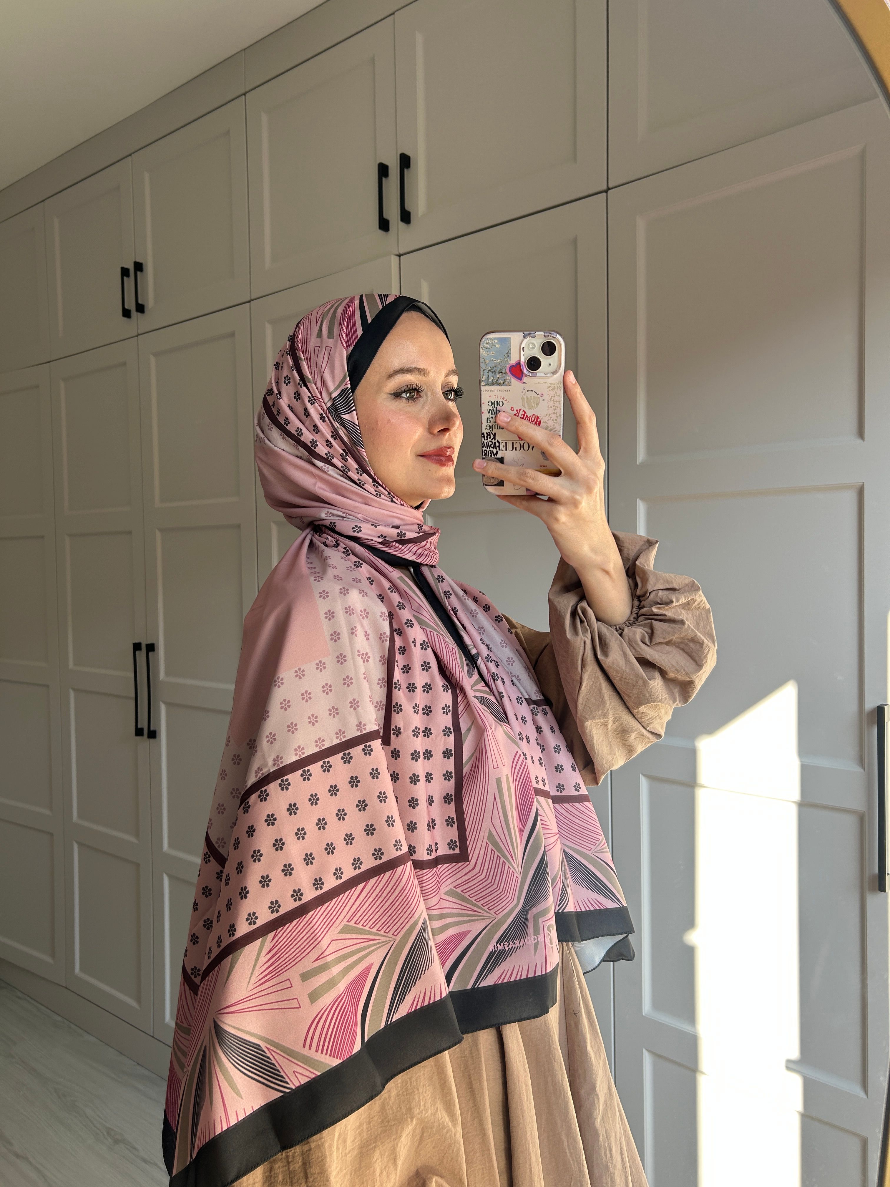 Diji Medina Silk Shawl Mini Flower Pattern - Siyah-Pembe