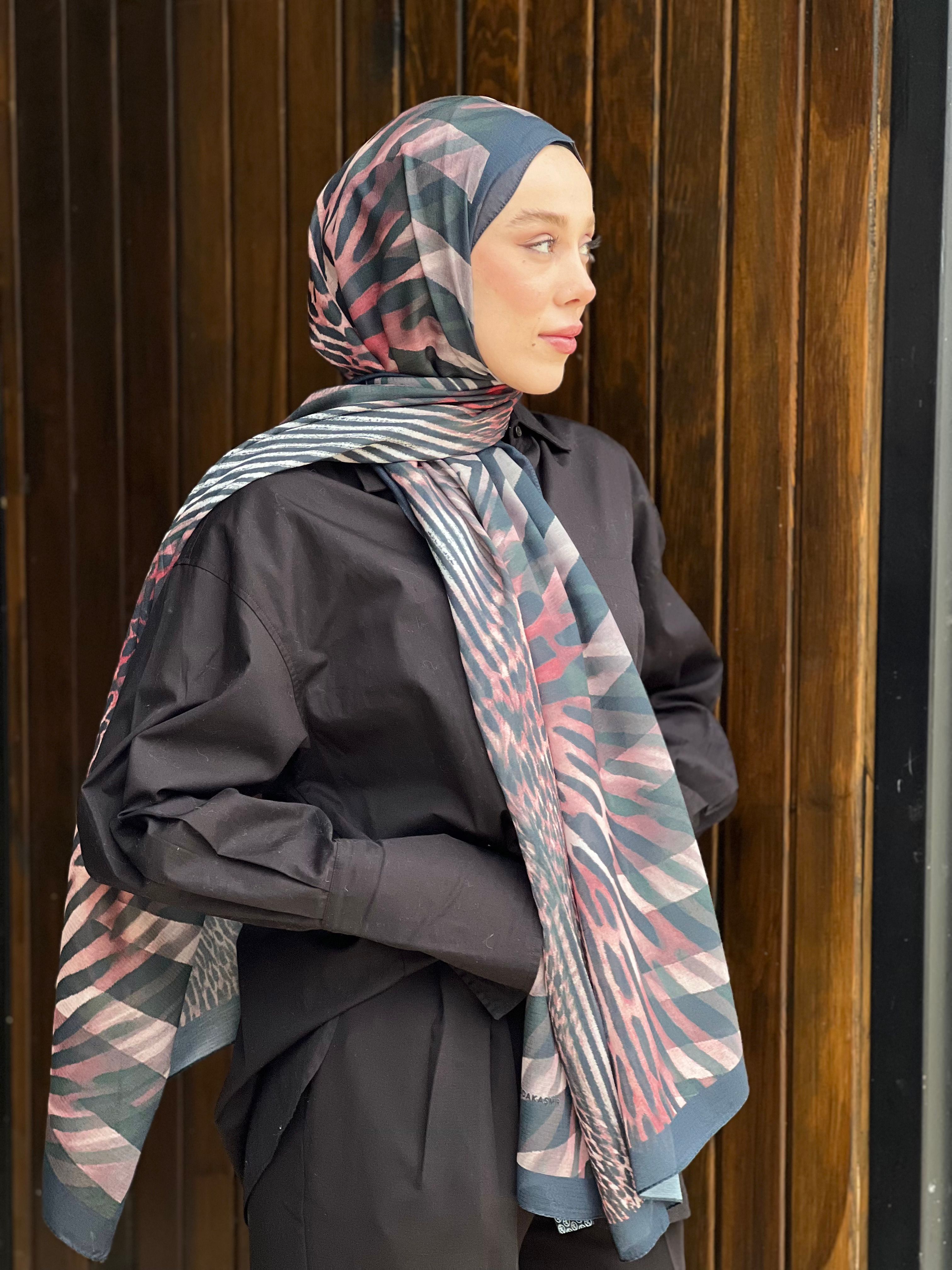 Pars Pattern Lina Shawl - Black-Red