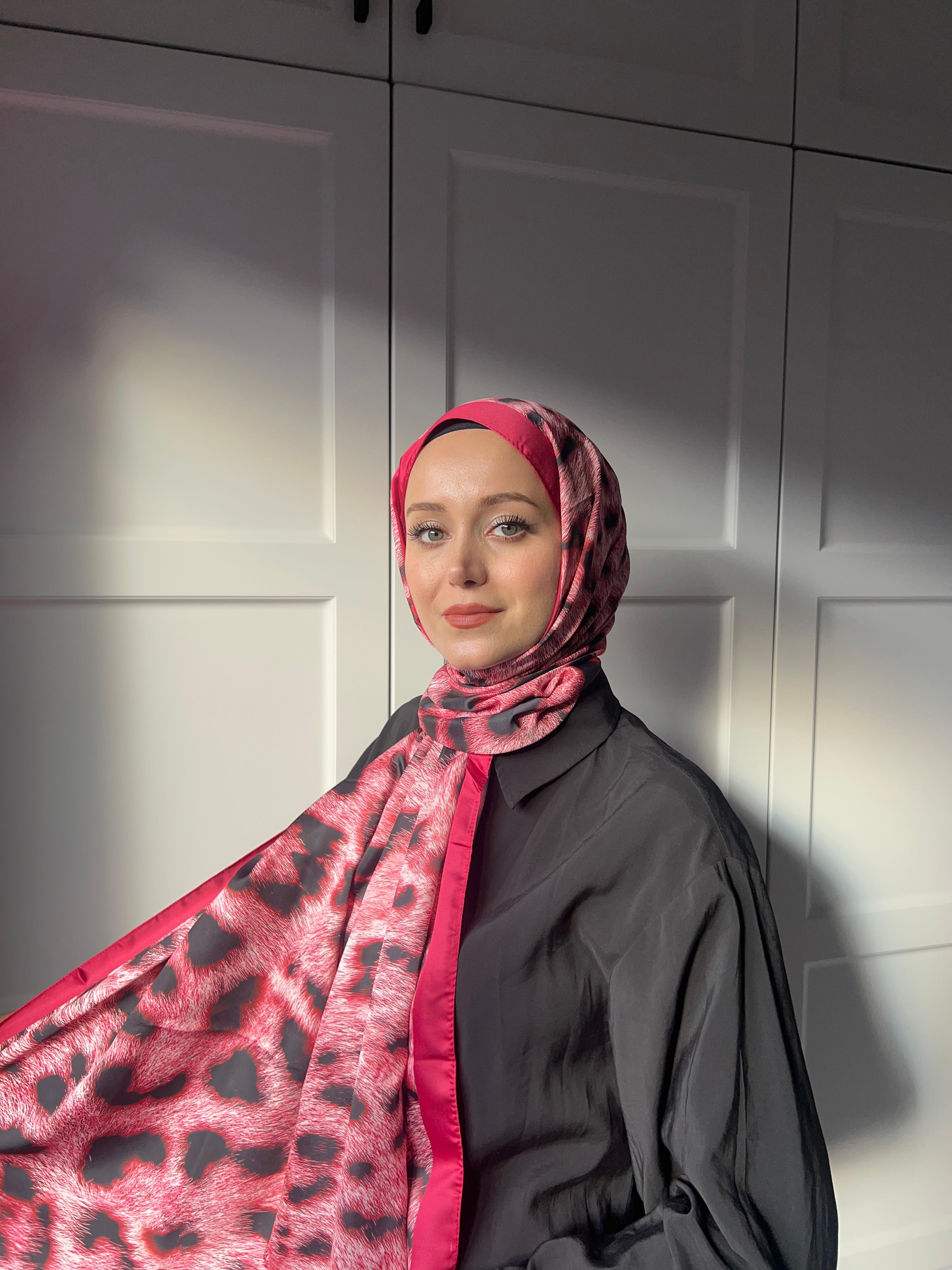 Silky Shawl Safari Pattern - Fuchsia