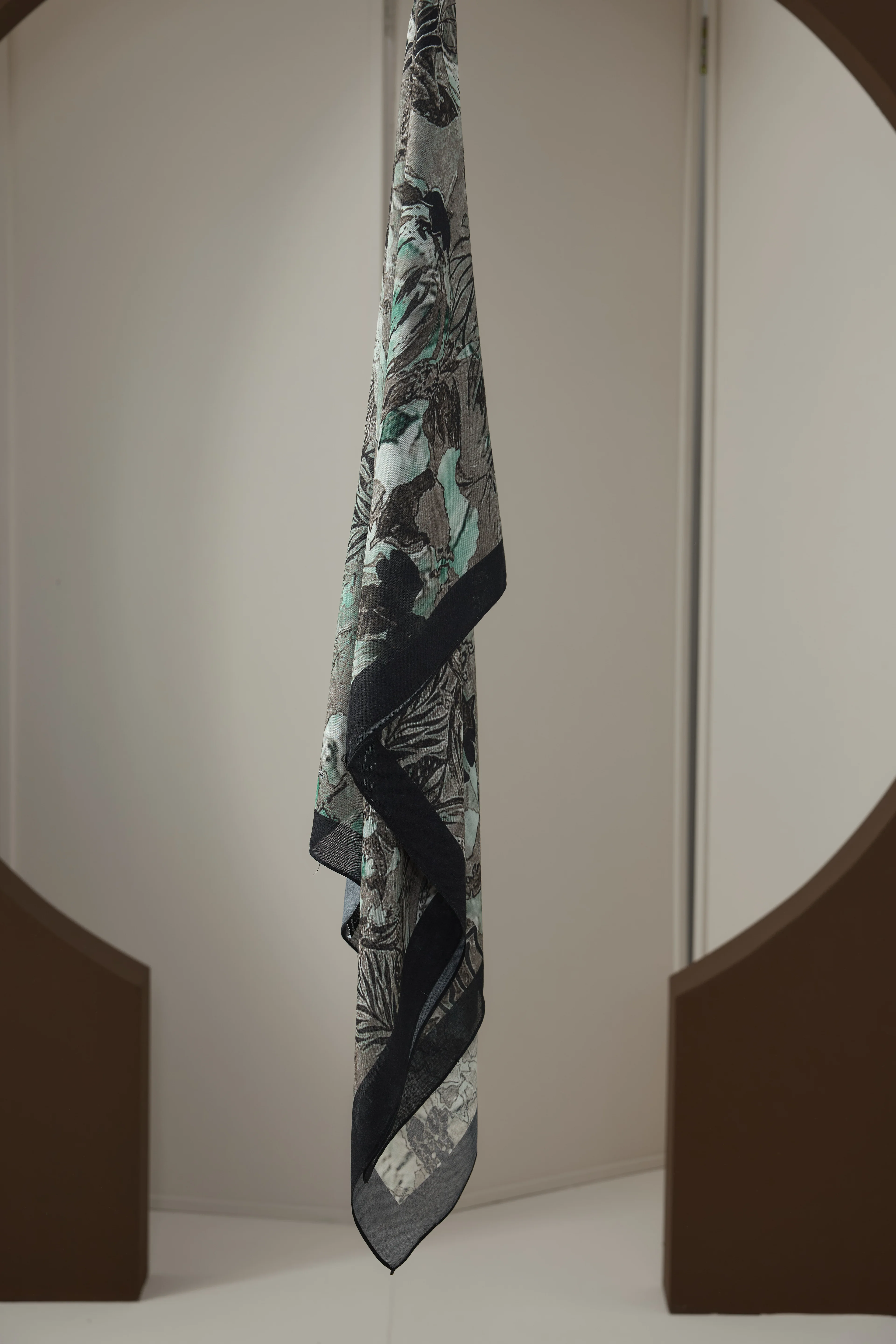 Nari Desen - Siyah-Mint