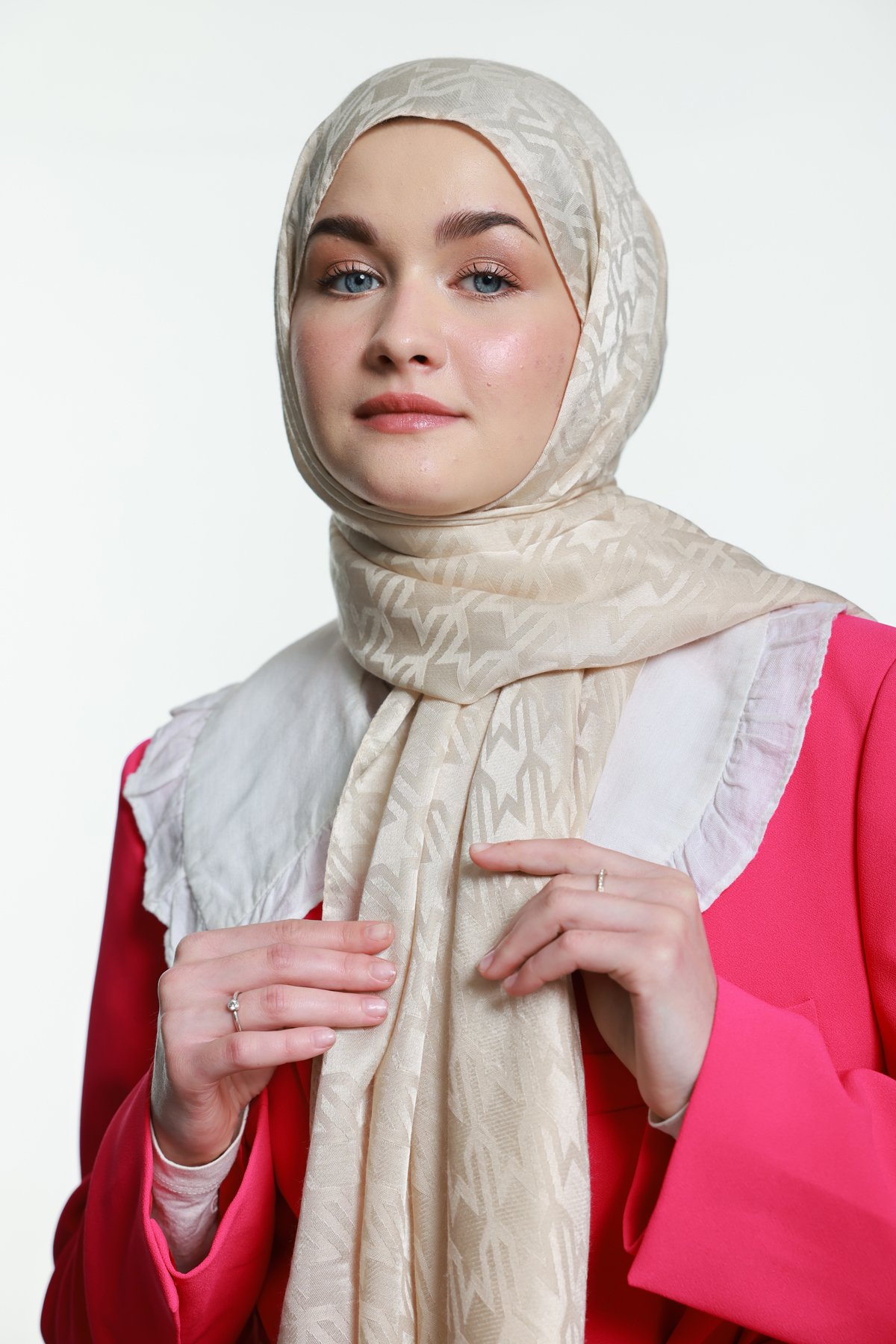 Harmony Jacquard Series M Crowbar Pattern Shawl - Beige