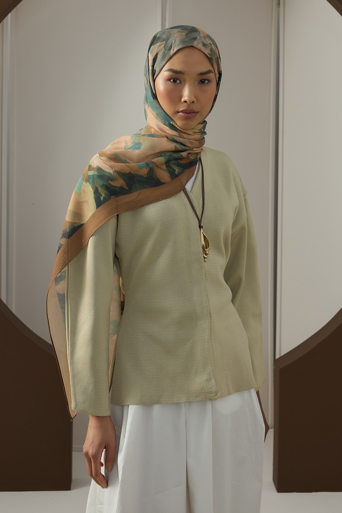 Suhui Desen - Brown