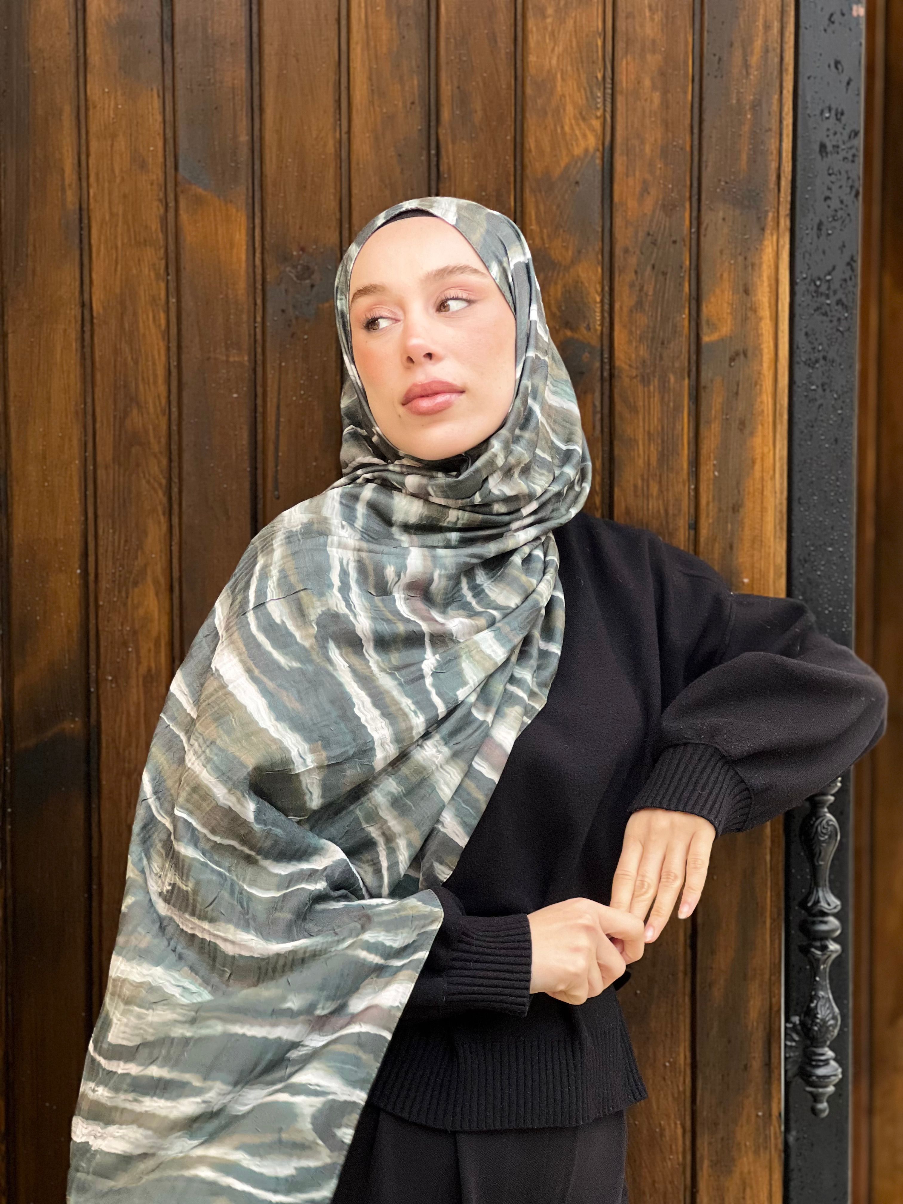 Northern Lights Pattern Bamboo Shawl - Dark Green-White