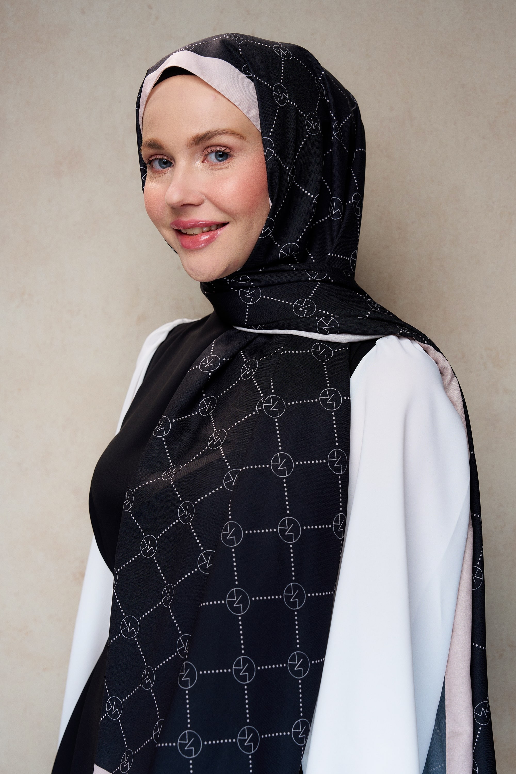 Diji Medina Silk MK Baklava Pattern Shawl - İğde Siyah