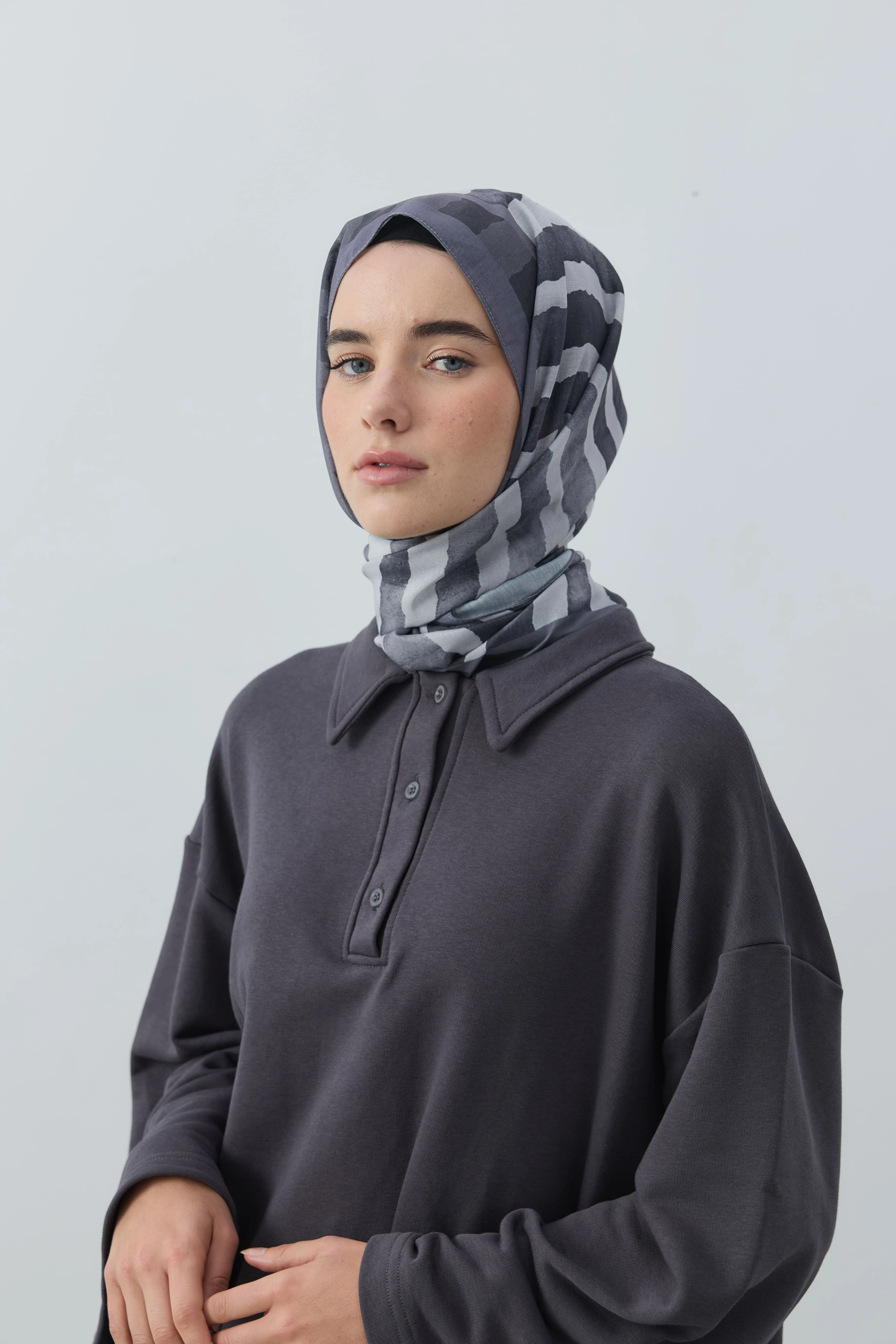 Curvella Desen Lina Şal - Koyu Gri