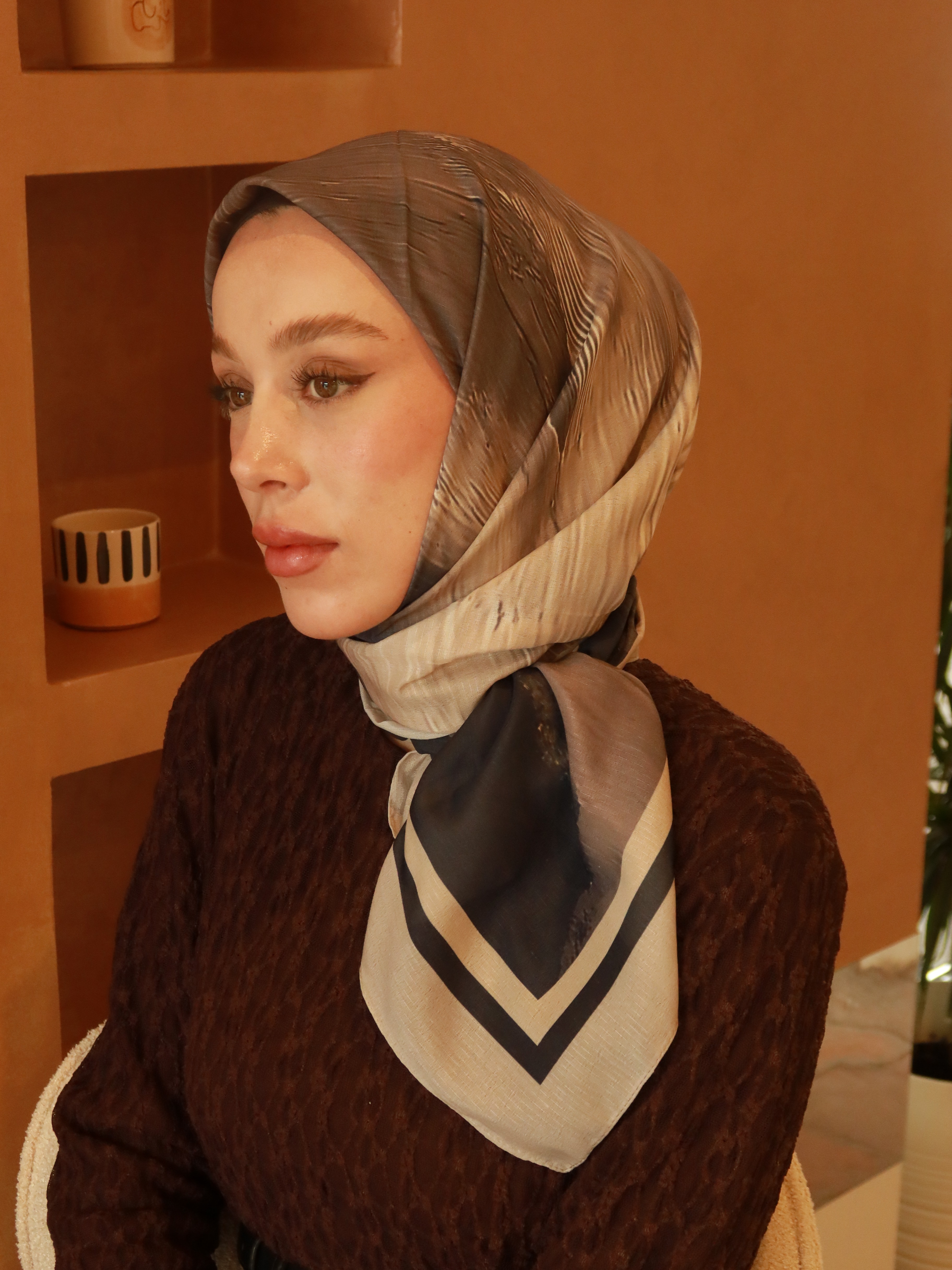 Nerith Desen Lina Eşarp - İğde-Siyah