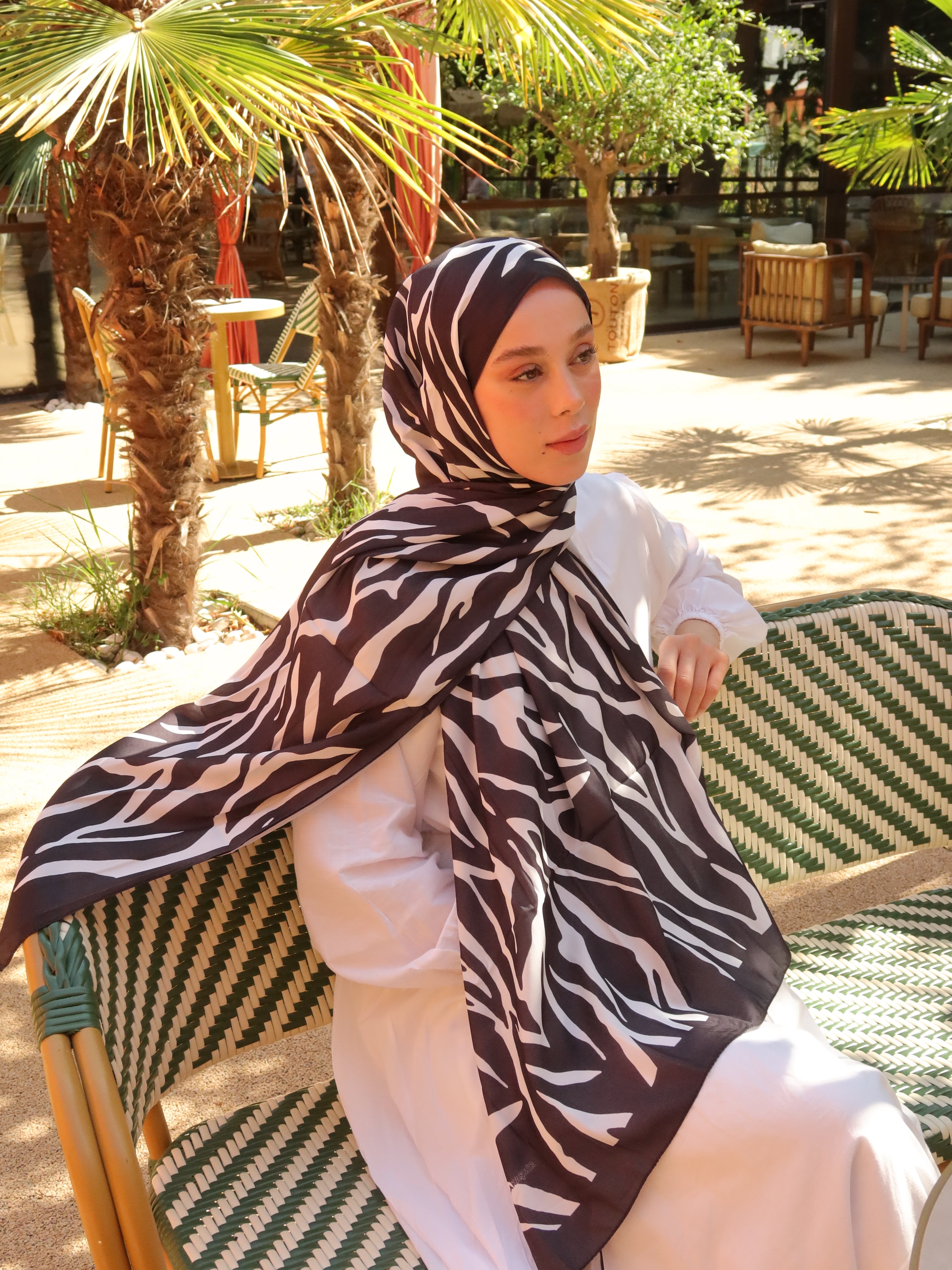 Black And White Medine İpeği Şal  - Zenith Desen