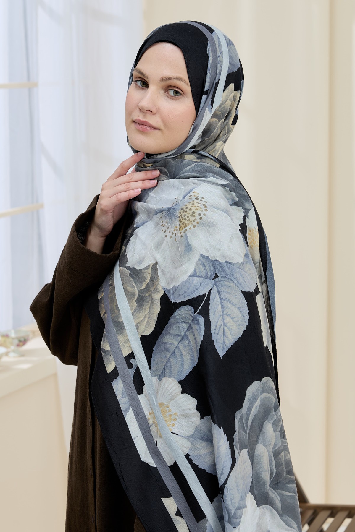 Rose Pattern Bamboo Shawl