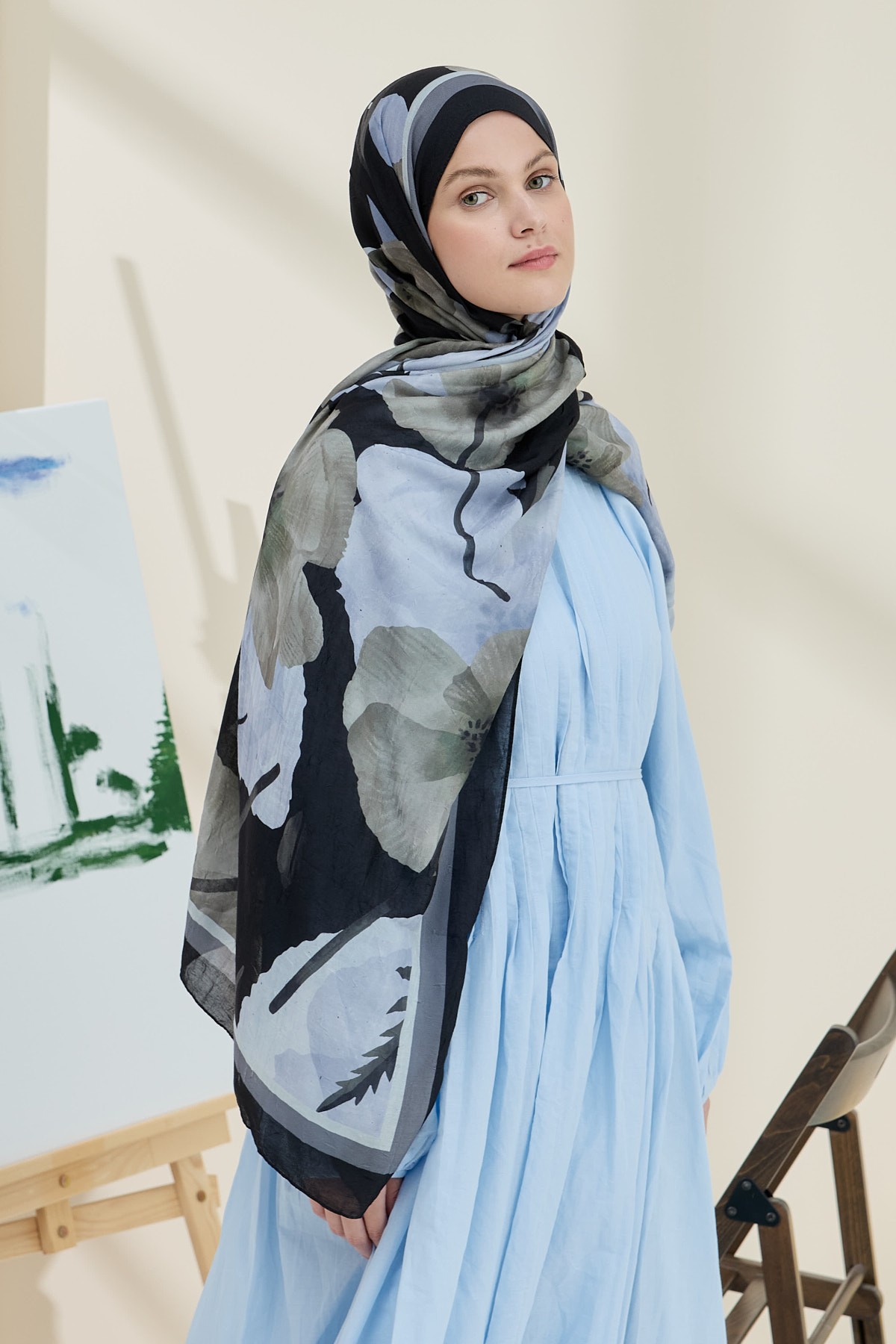 Poppy Pattern Bamboo Shawl - Black