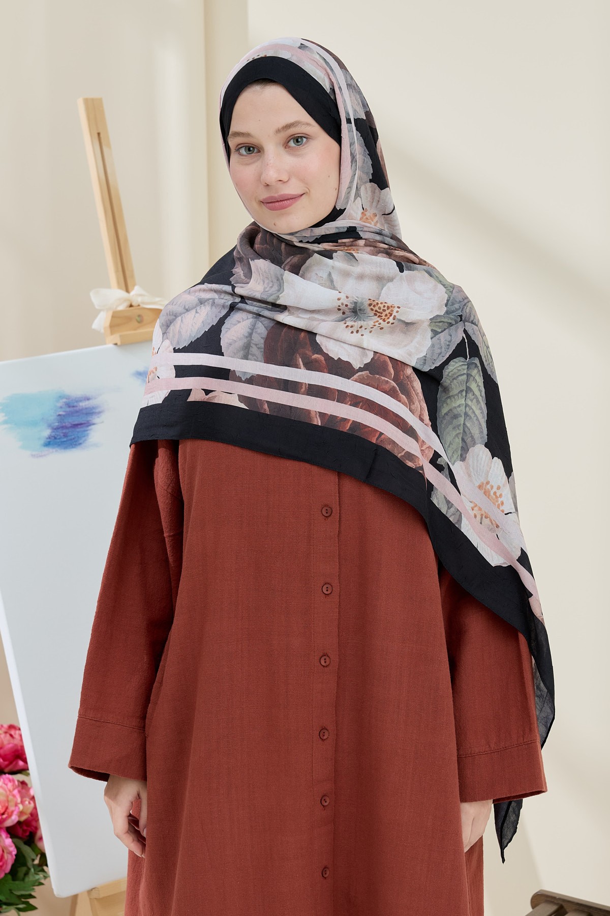 Rose Pattern Bamboo Shawl - Black-Powder