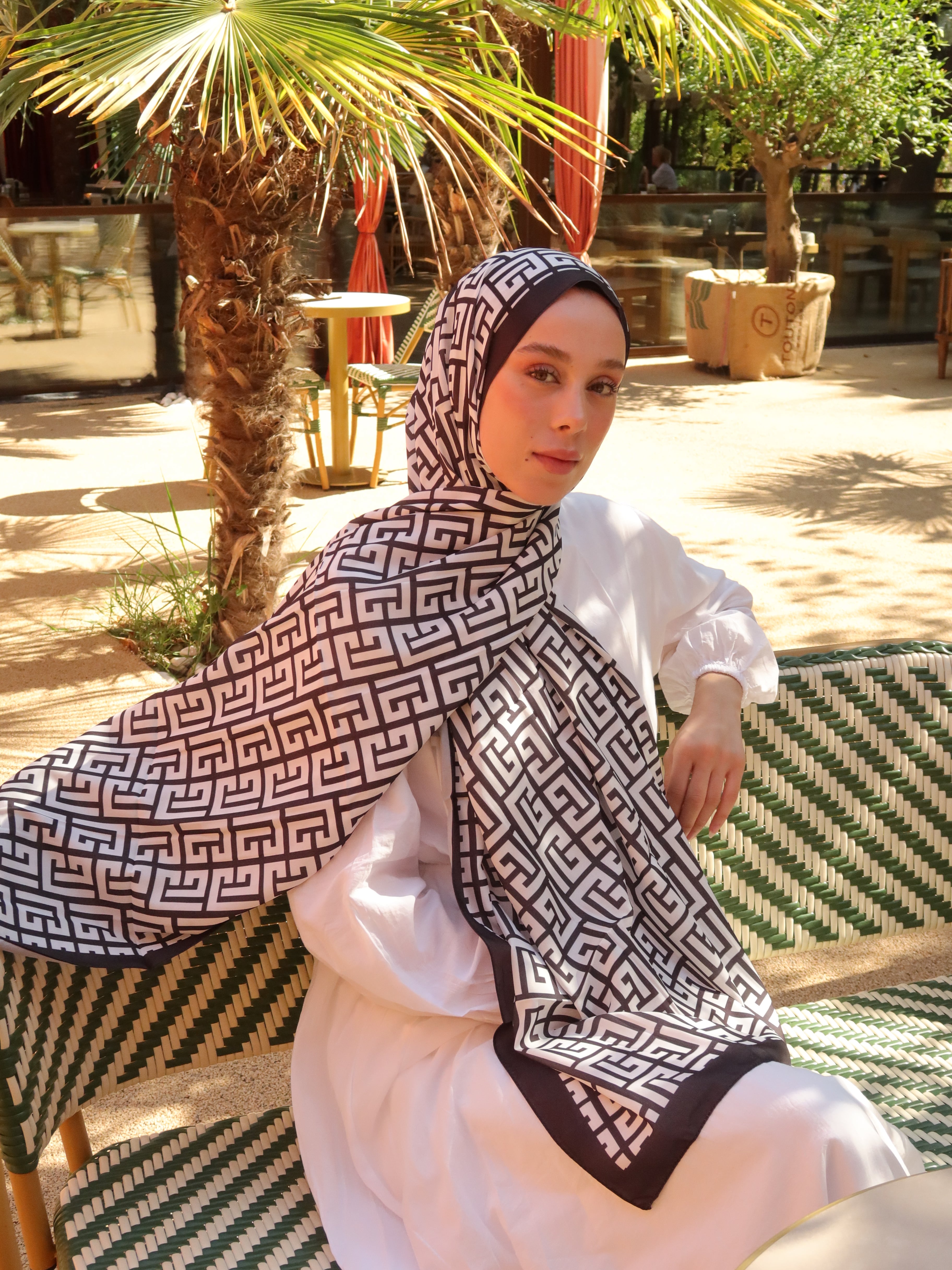 Black And White Medine İpeği Şal  - Maze Desen