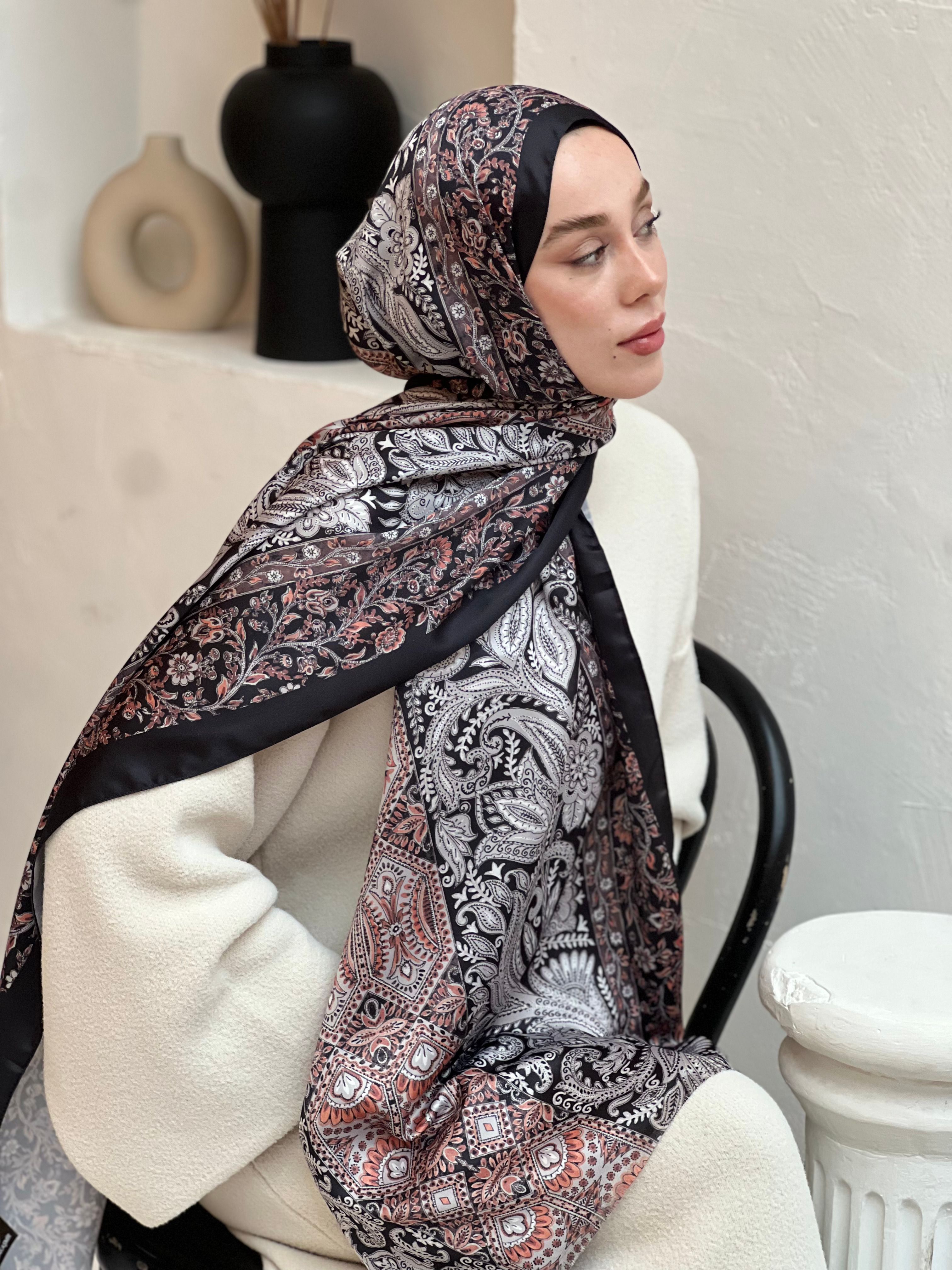 İpeksi Şal Floral Vintage Desen - Siyah