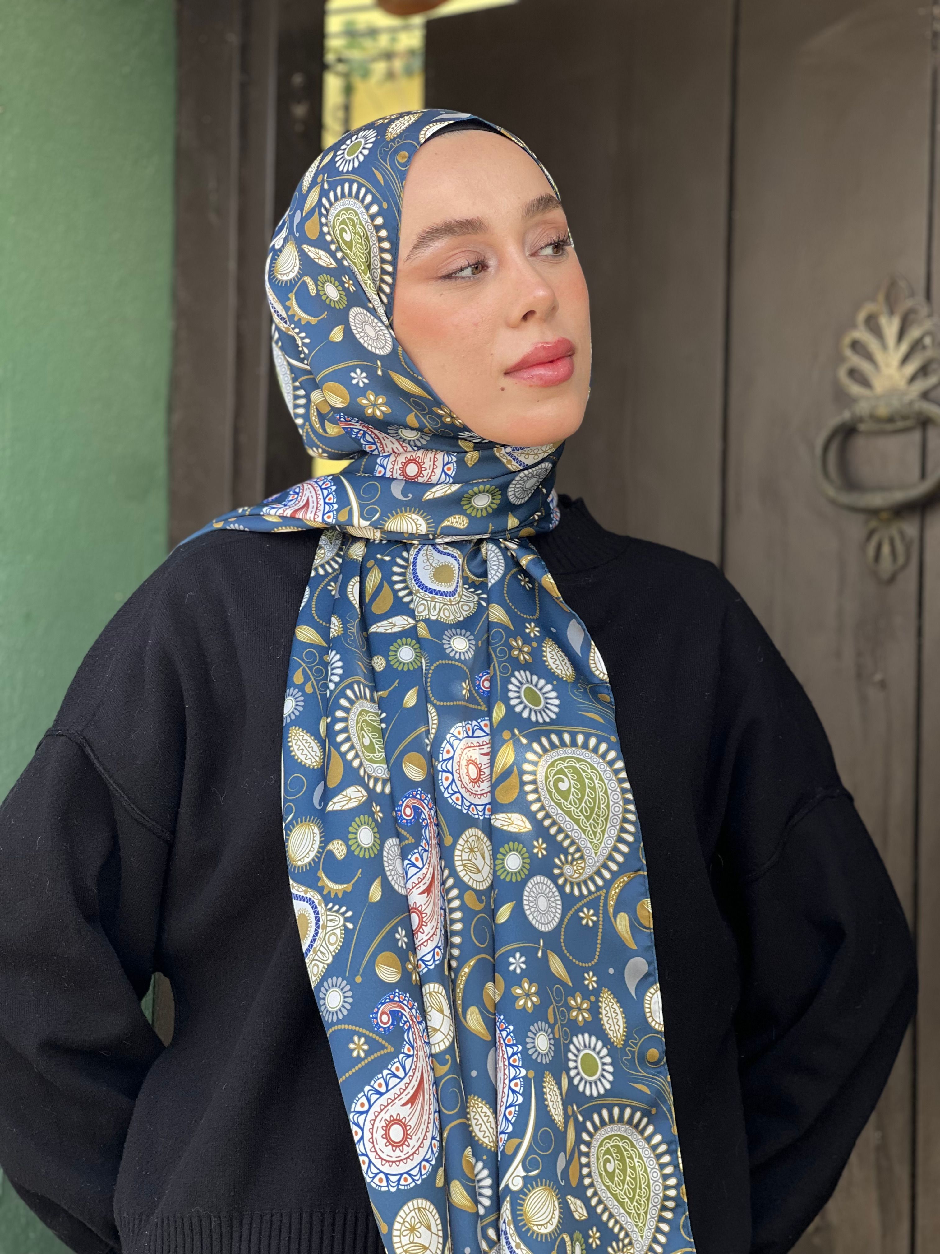 Silky Shawl Serenite Pattern - Navy Blue