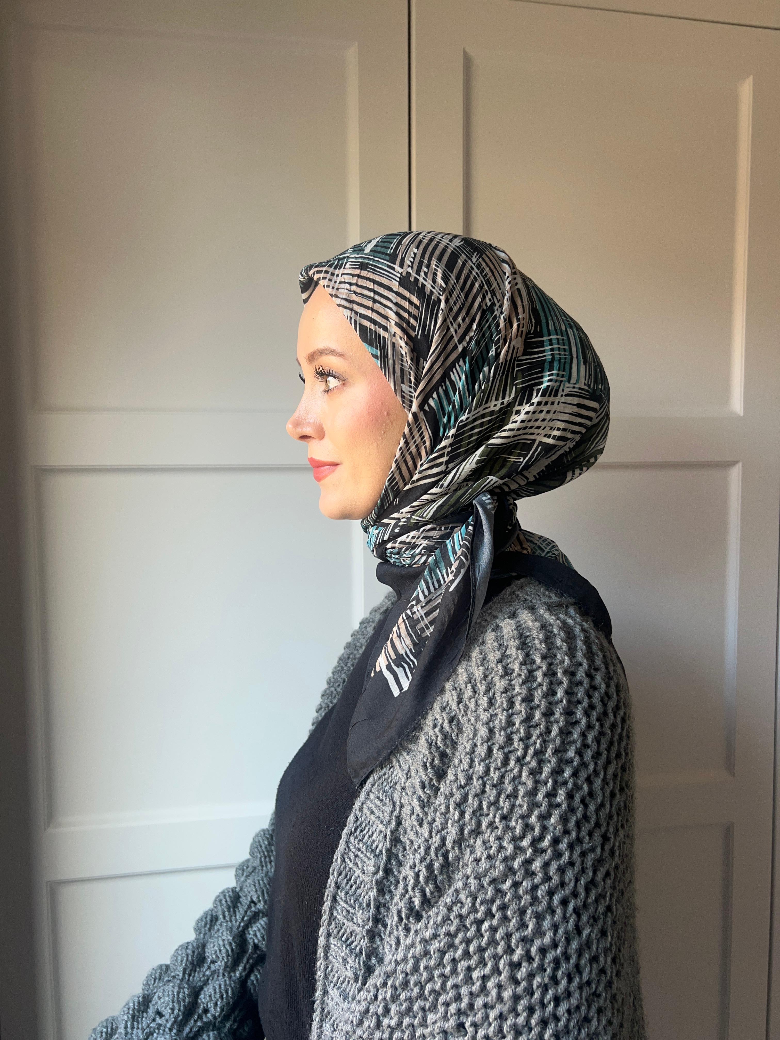 Line Art Pattern Bamboo Scarf - Black-Oleaster