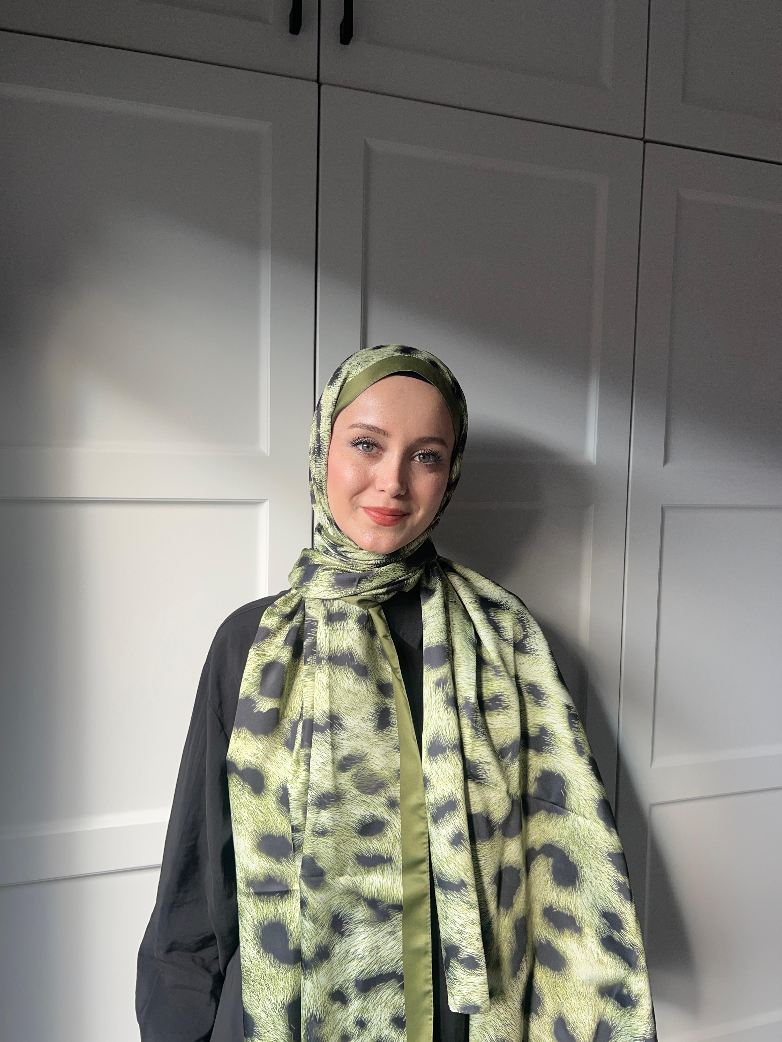 Silky Shawl Safari Pattern - Green