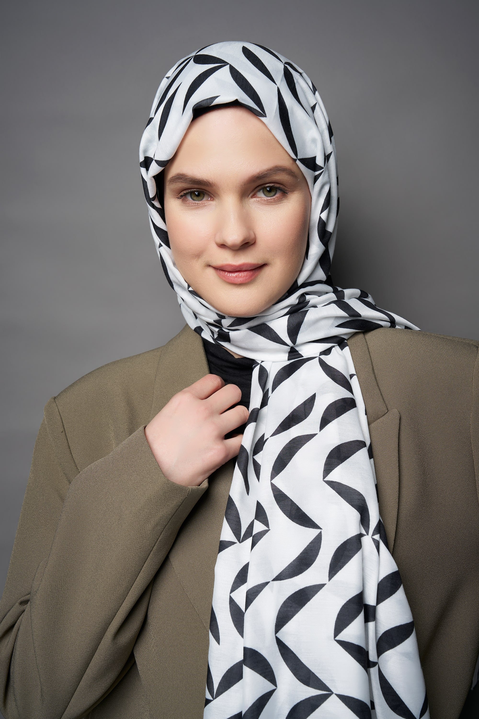 Propeller Cotton Shawl - White