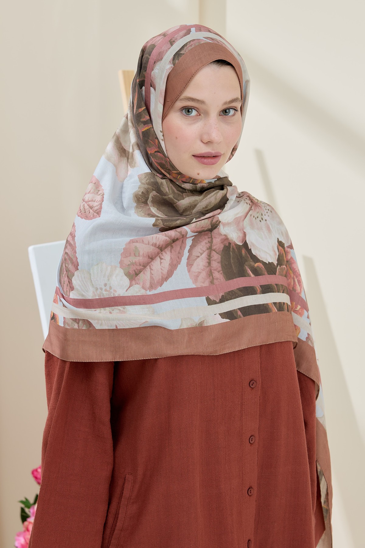 Rose Pattern Bamboo Shawl - Dark Mink