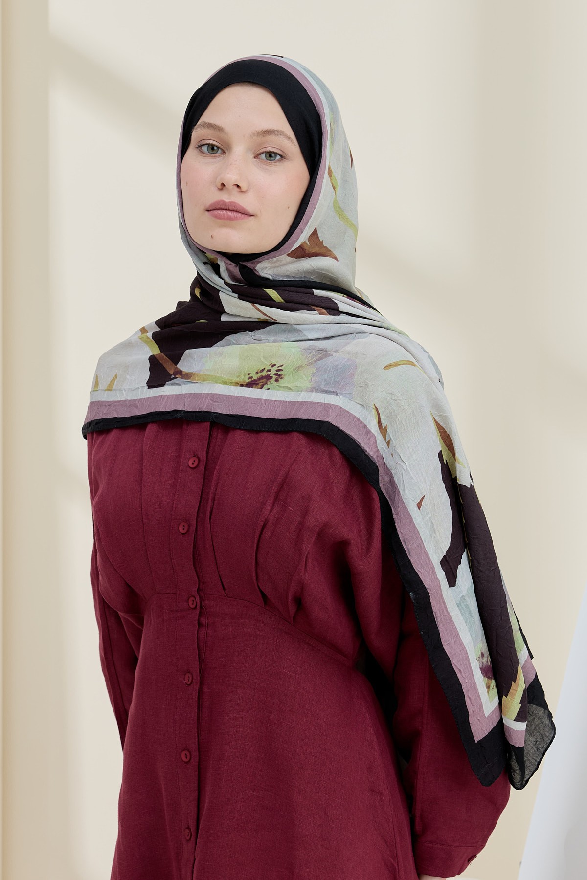 Poppy Pattern Bamboo Shawl - Black-Mink