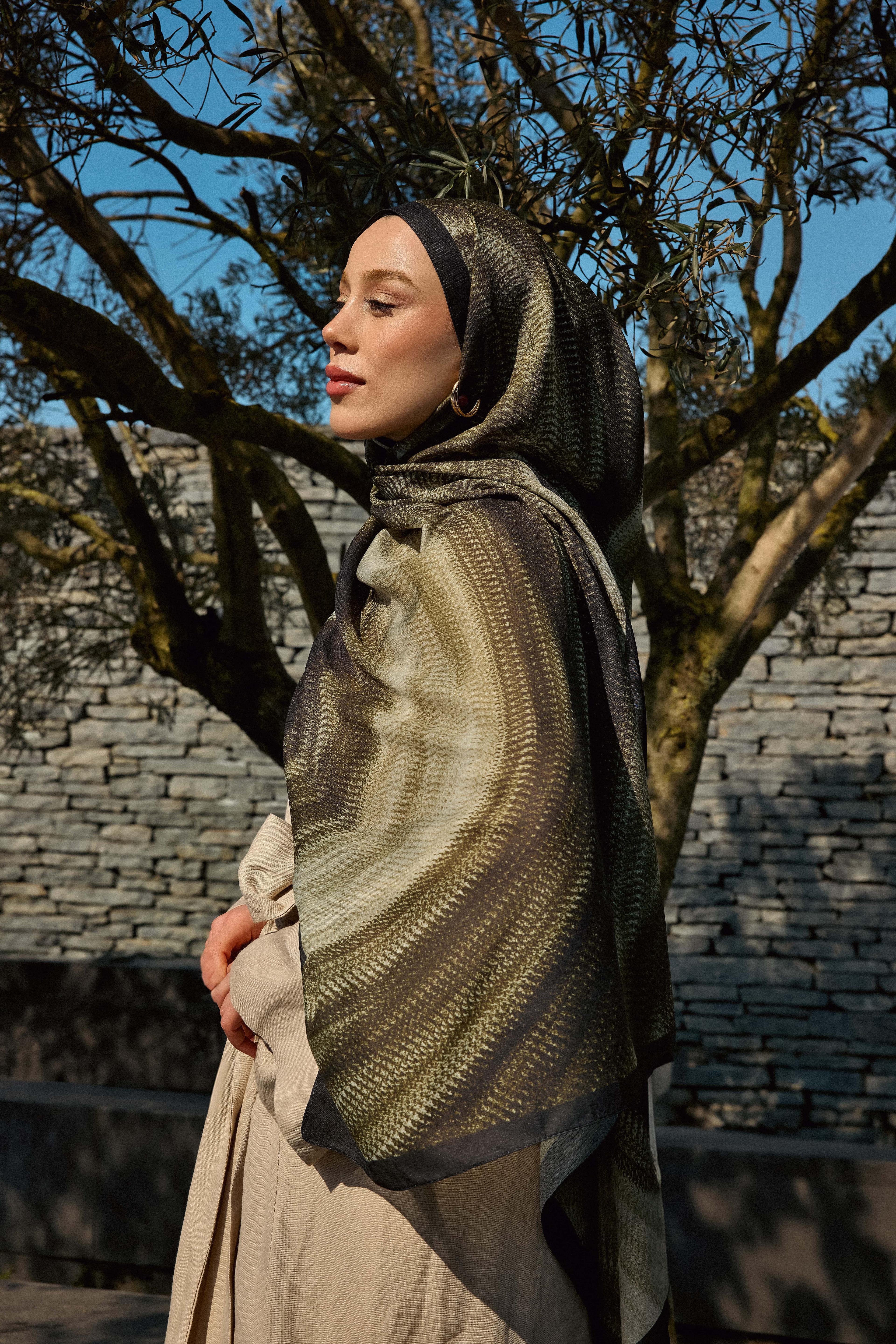 Hira Pattern Lina Shawl - Black-Khaki