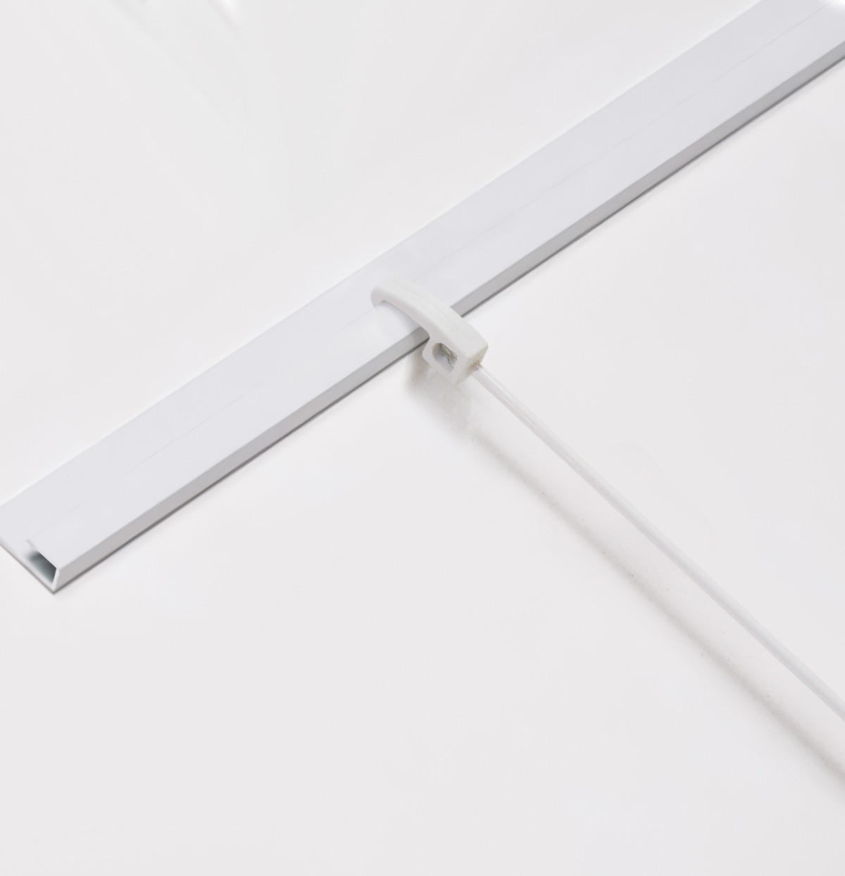 Resim Askı Rayı – 2 Adet 200 cm | Beyaz Renk, Elektrostatik Boyalı Alüminyum