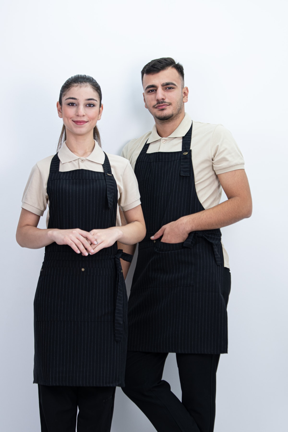 Çizgili Düğmeli Arkadan Ayarlanabilir Cepli Önlük