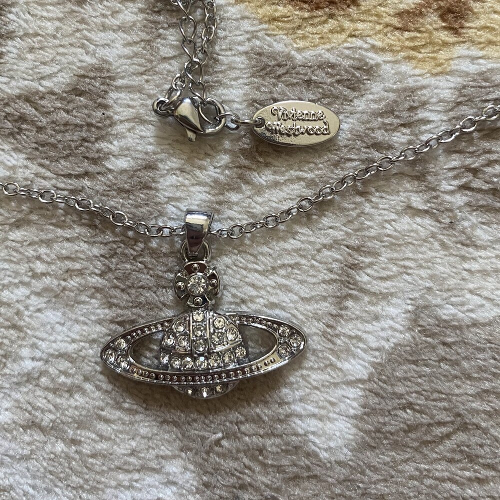 West Gümüş Renk Kolye